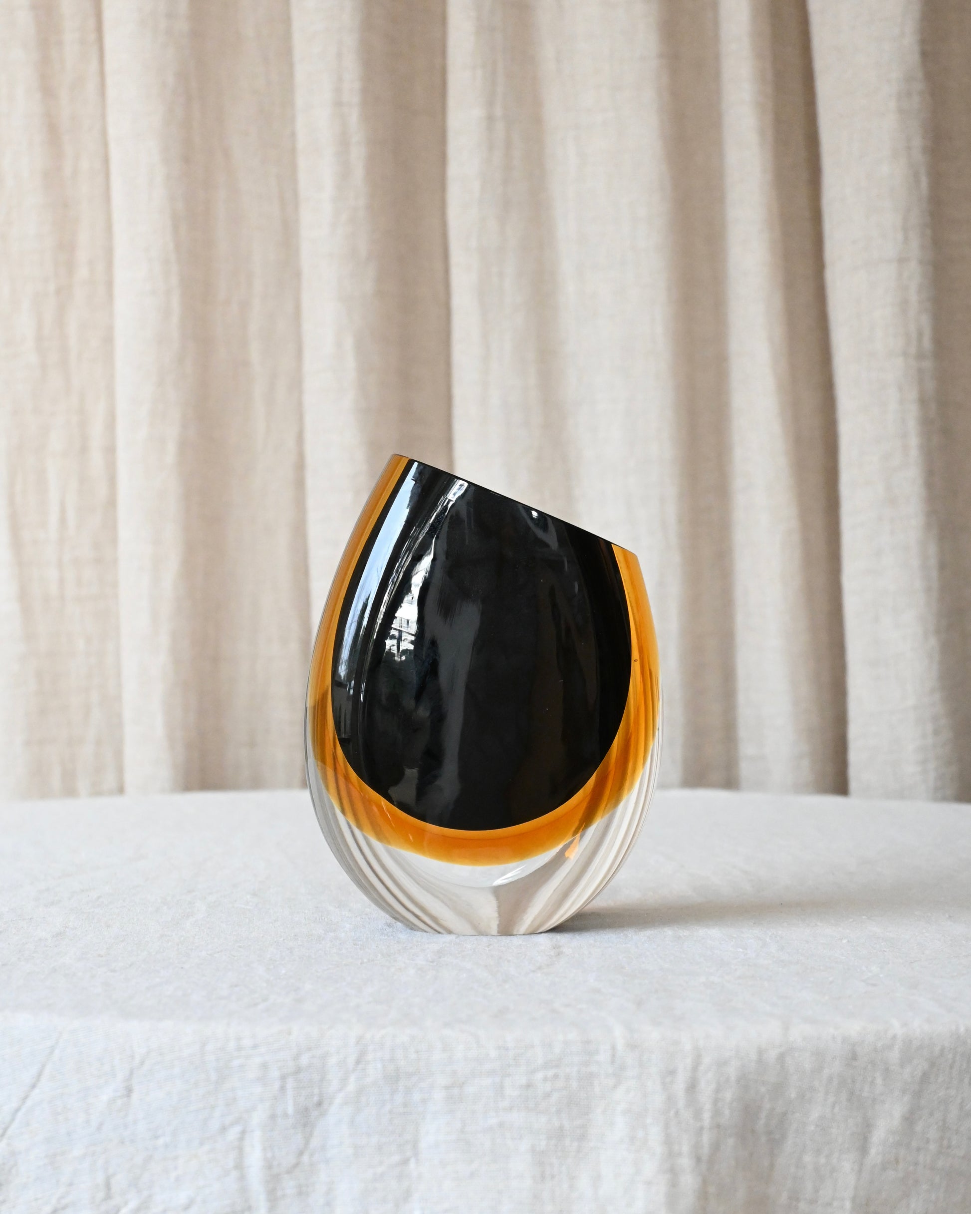 Jarrón Murano 96 negro-ambar