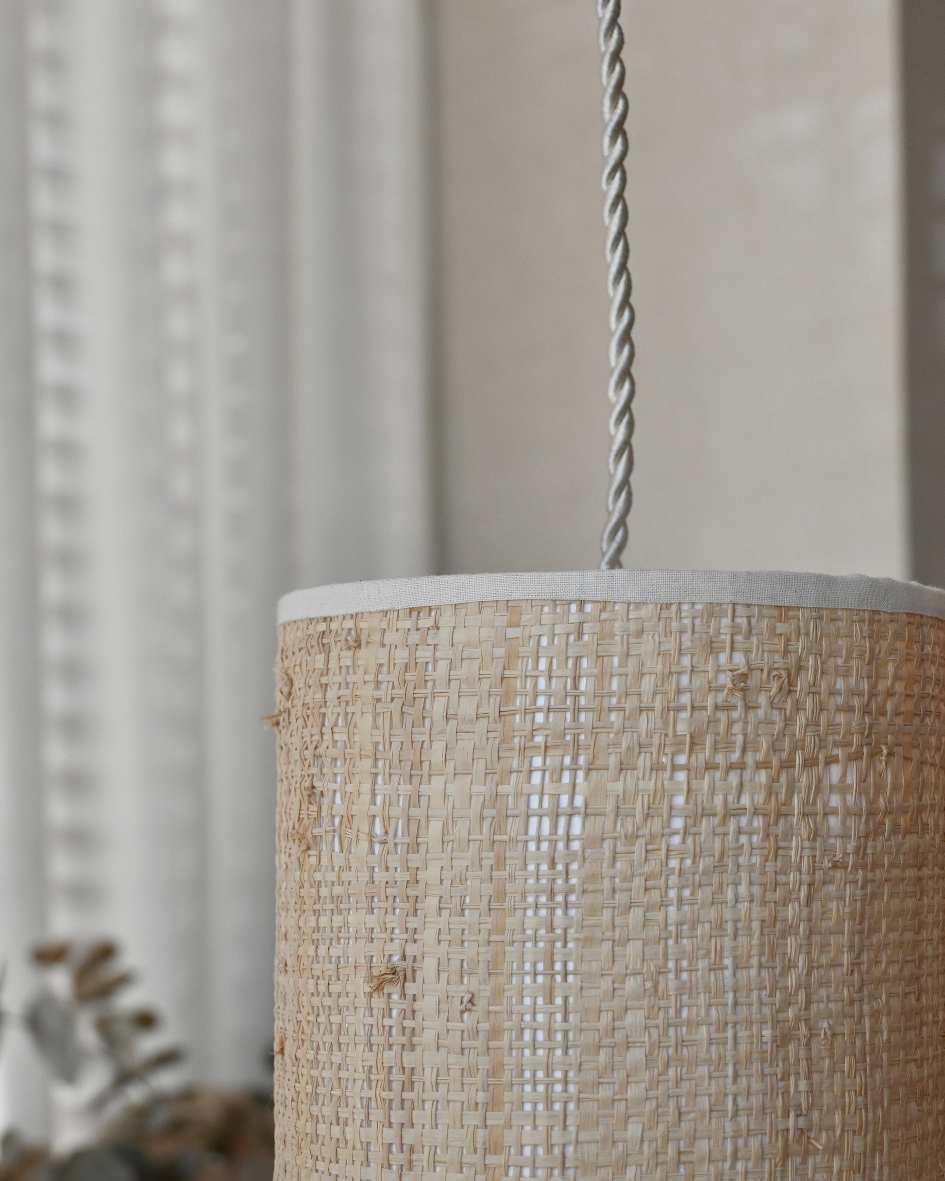 Lámpara cilindro rafia