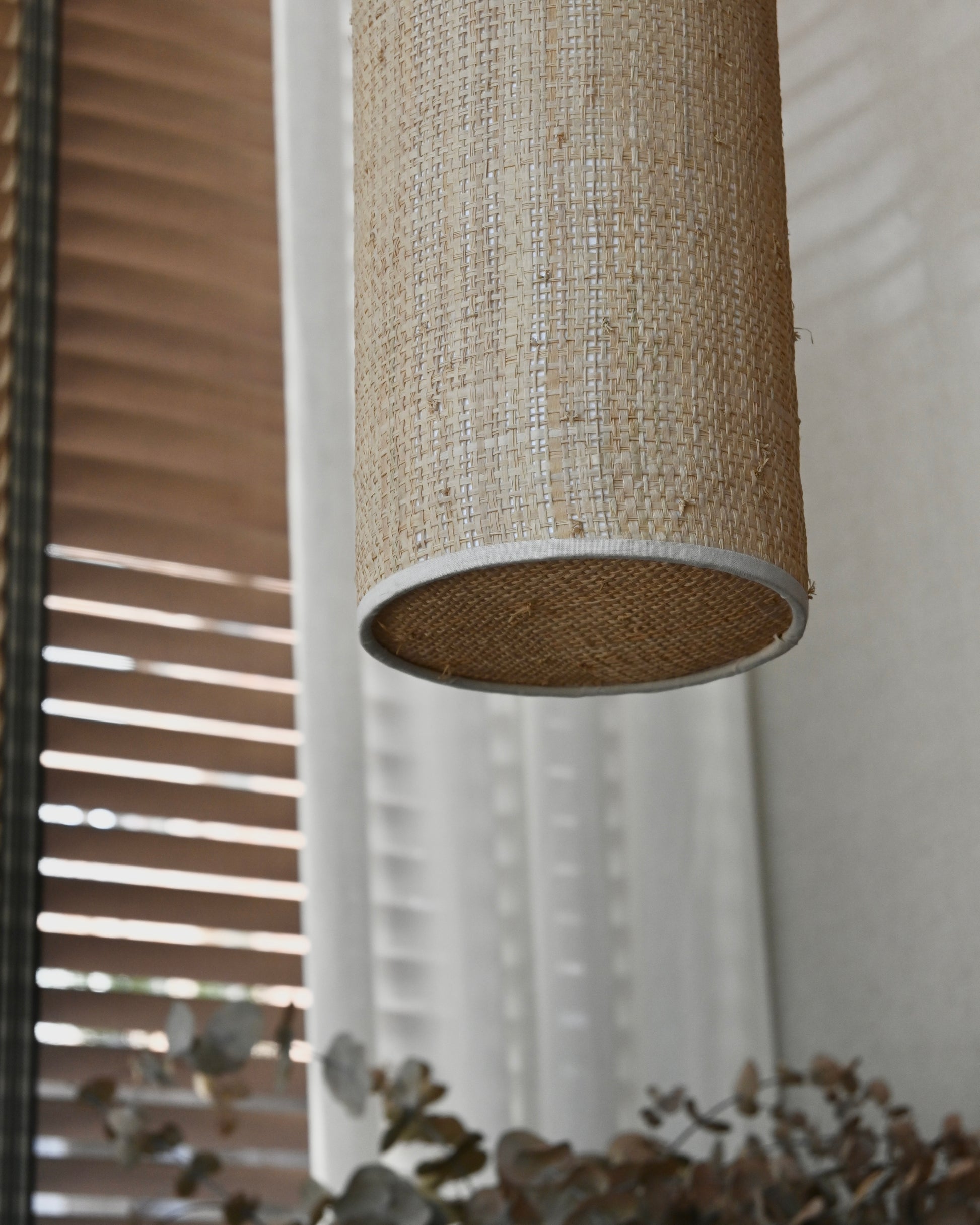 Lámpara cilindro rafia