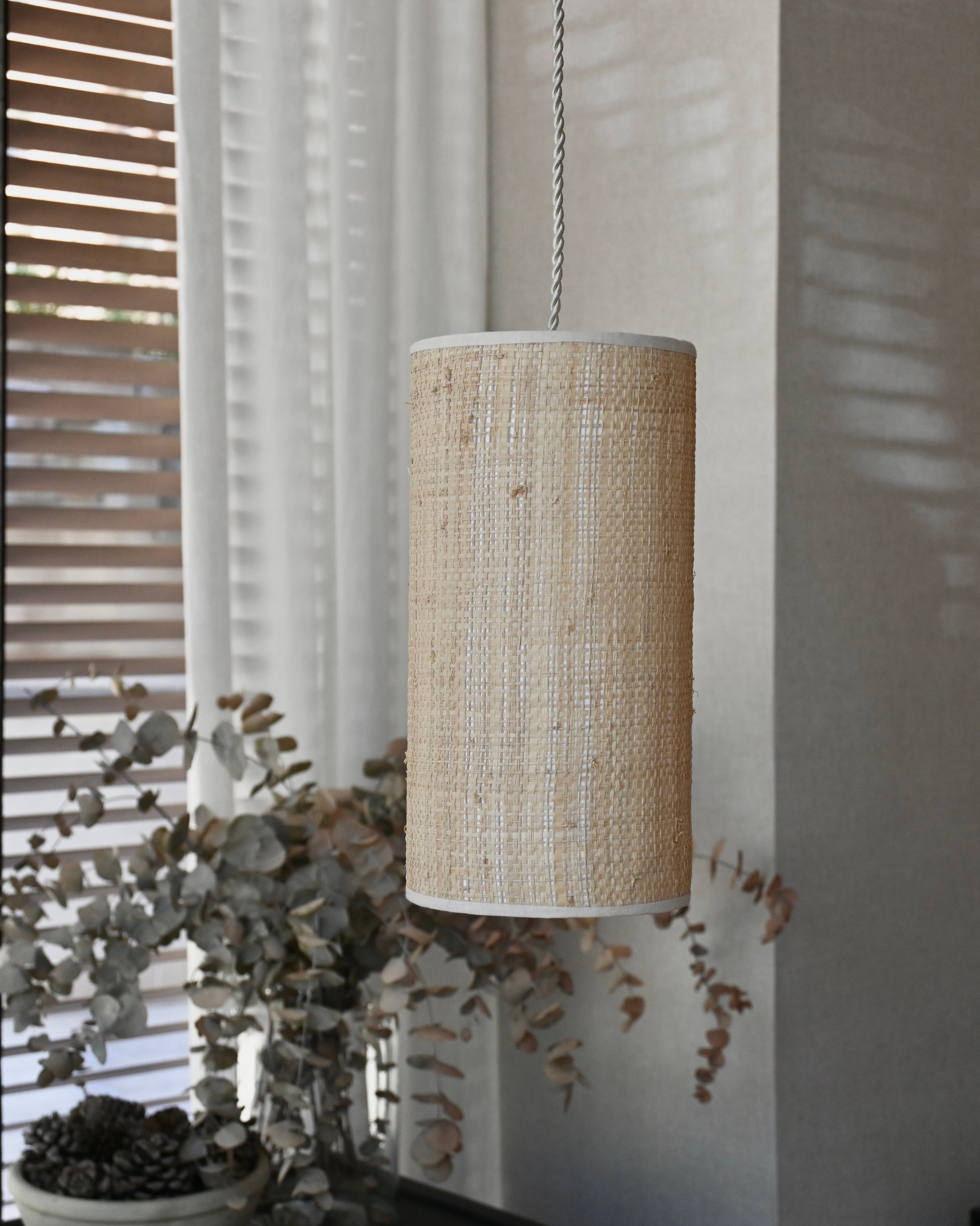 Lámpara cilindro rafia