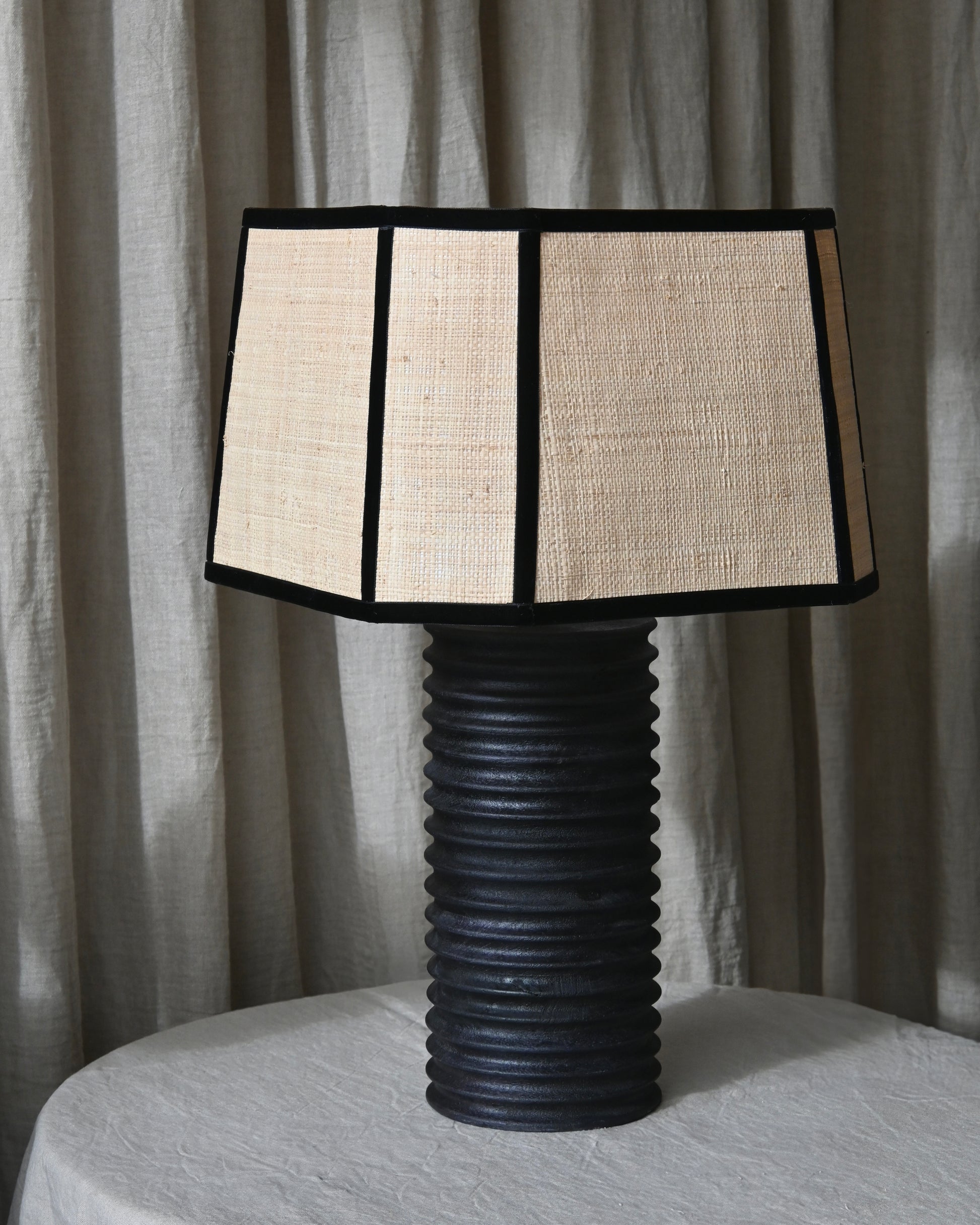 Base lampara madera tallada negra 48cm h