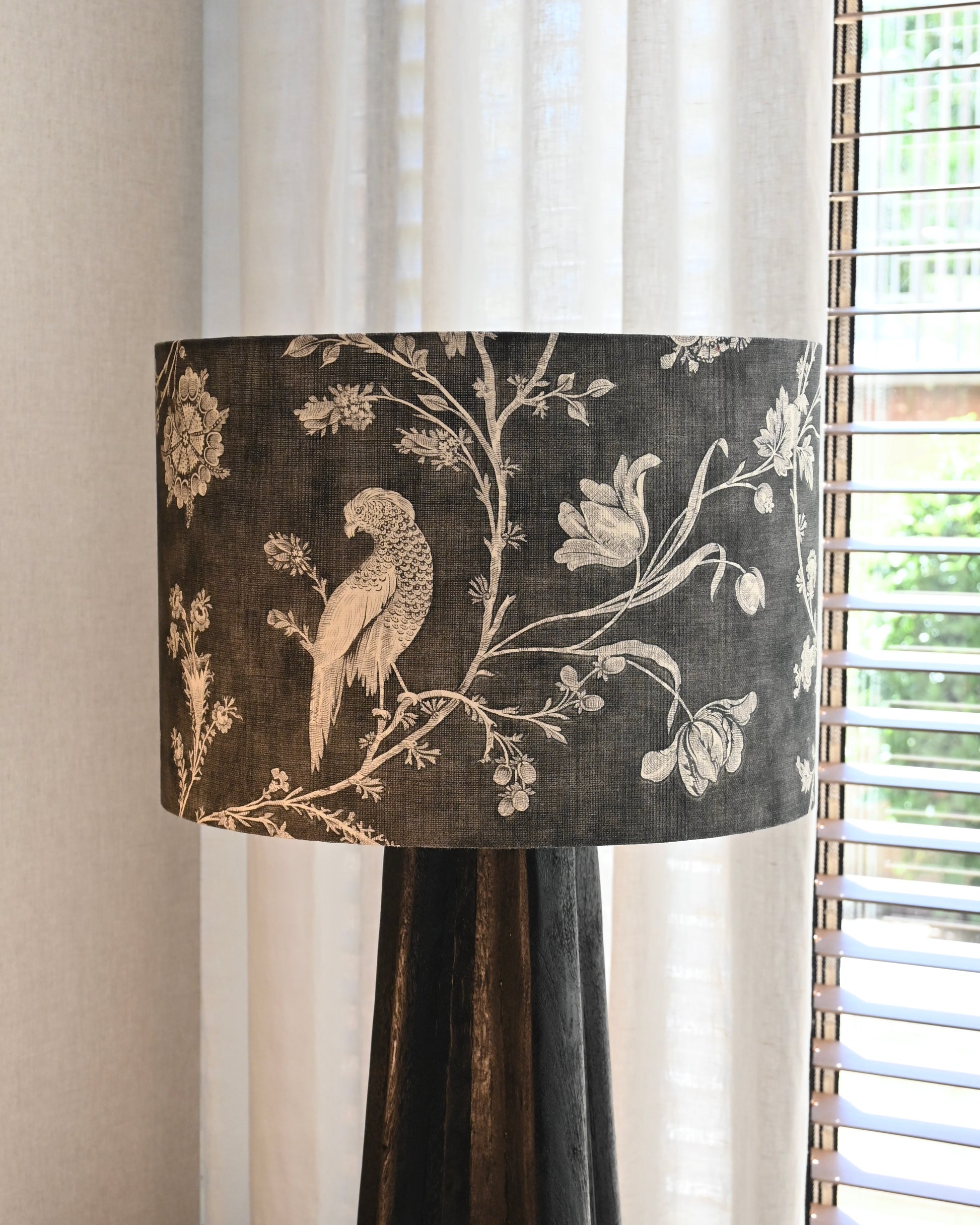 Base lampara trébol madera negra