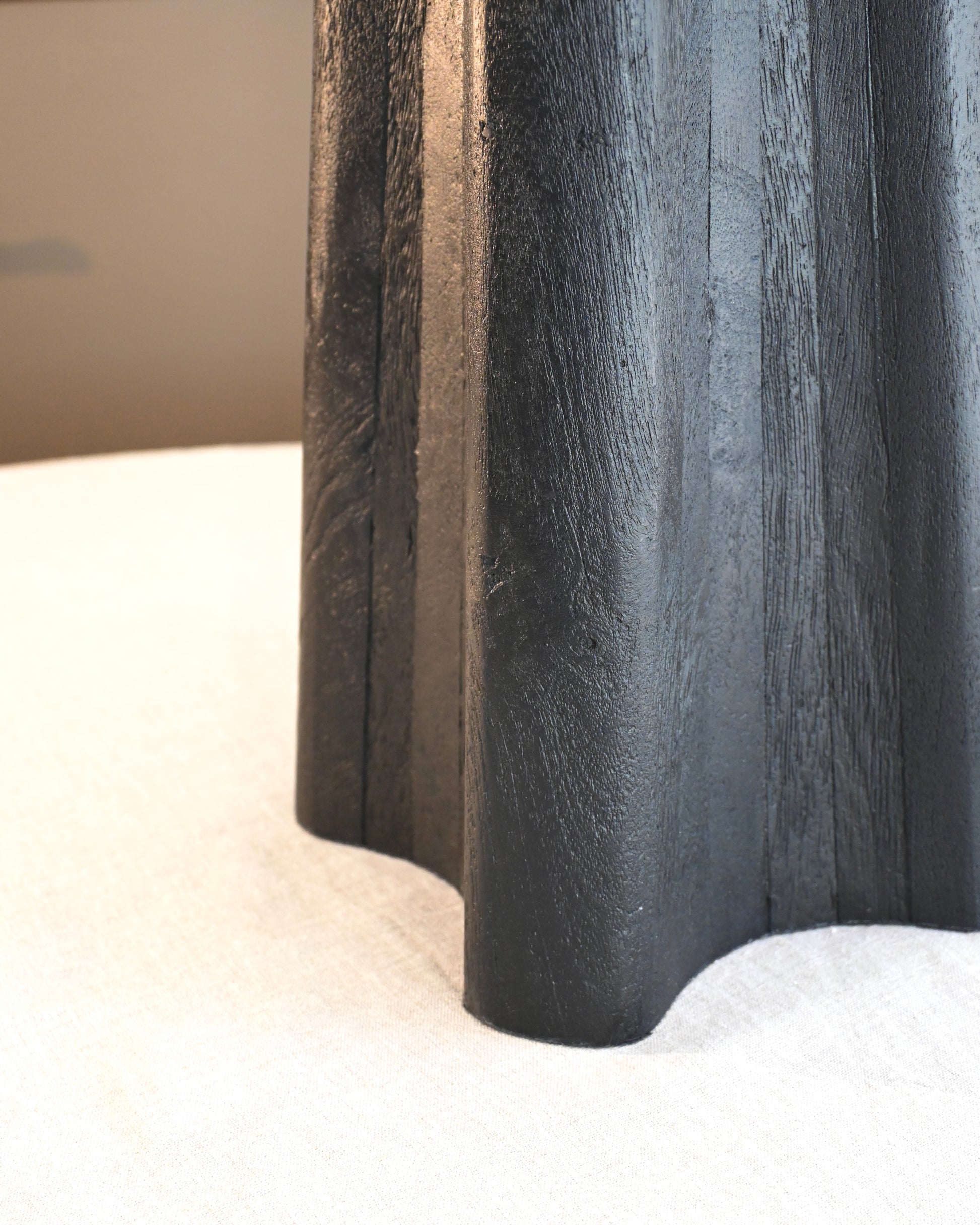 Base lampara trébol madera negra