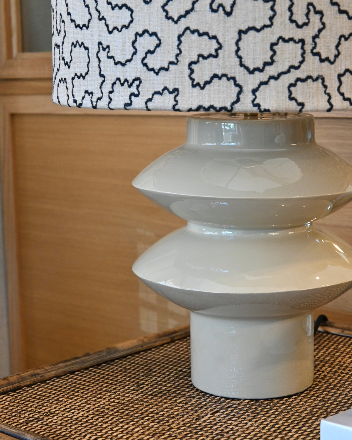 Base lampara totem crema brillo