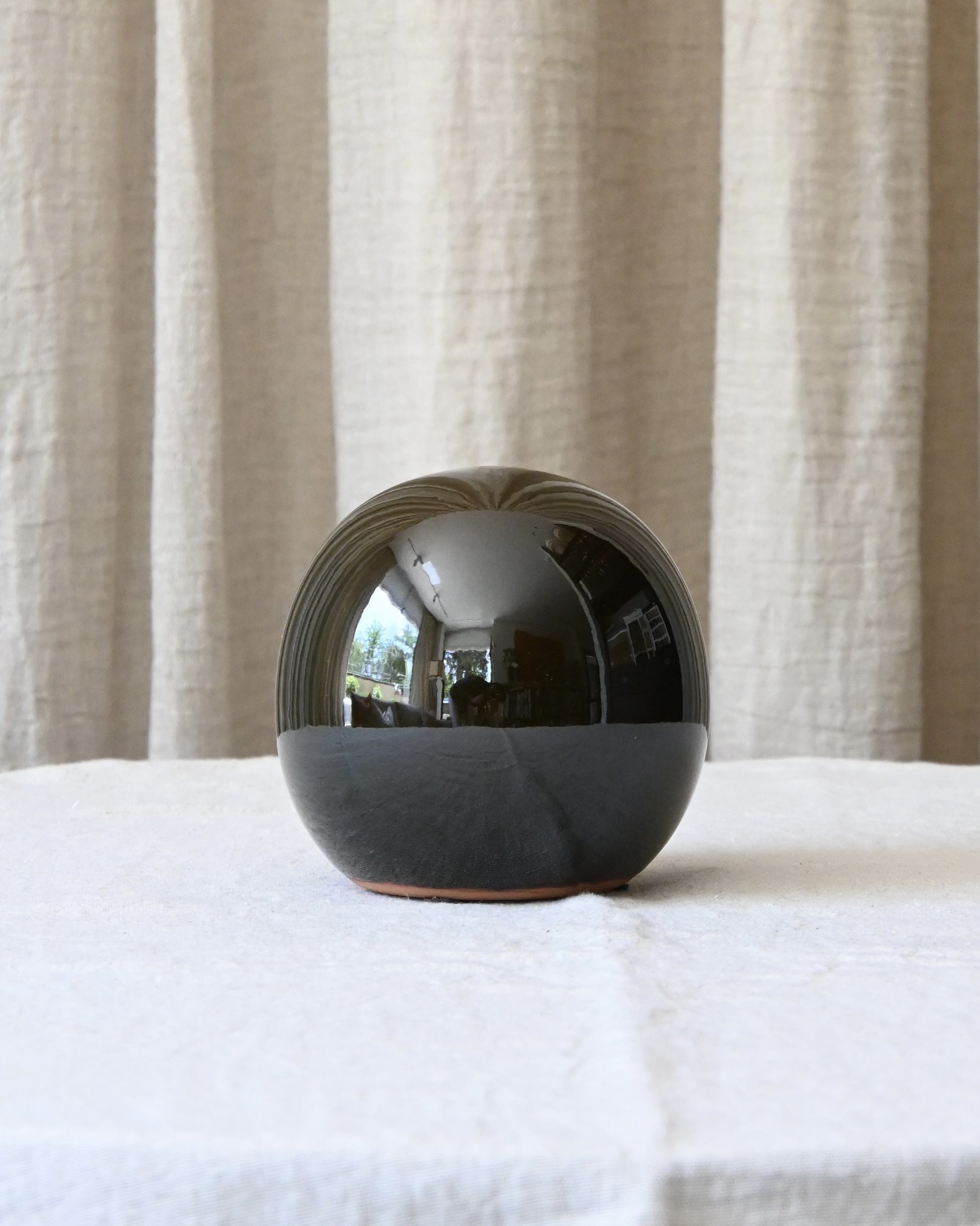 Bola decorativa cerámica M verde oscuro