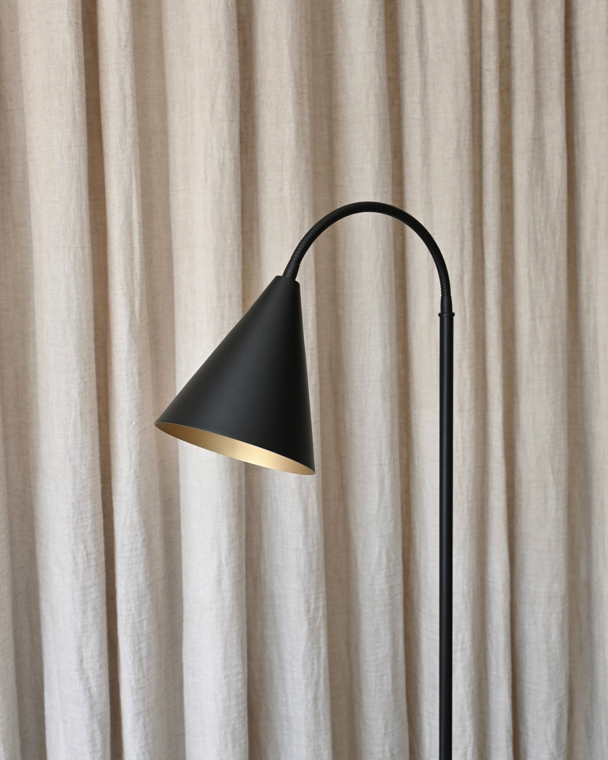 Lampara de pie Belagua