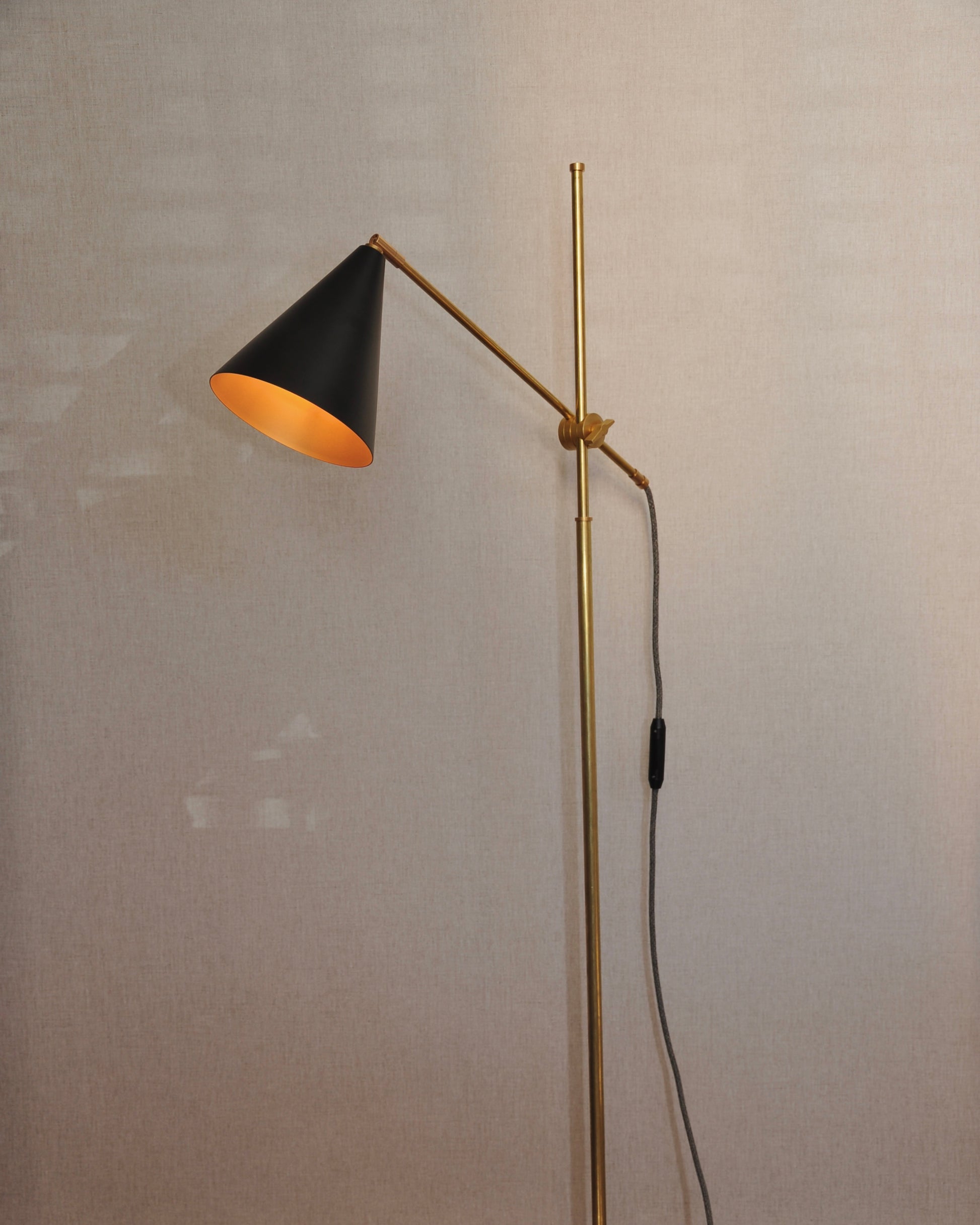 Lampara de pie Roncal