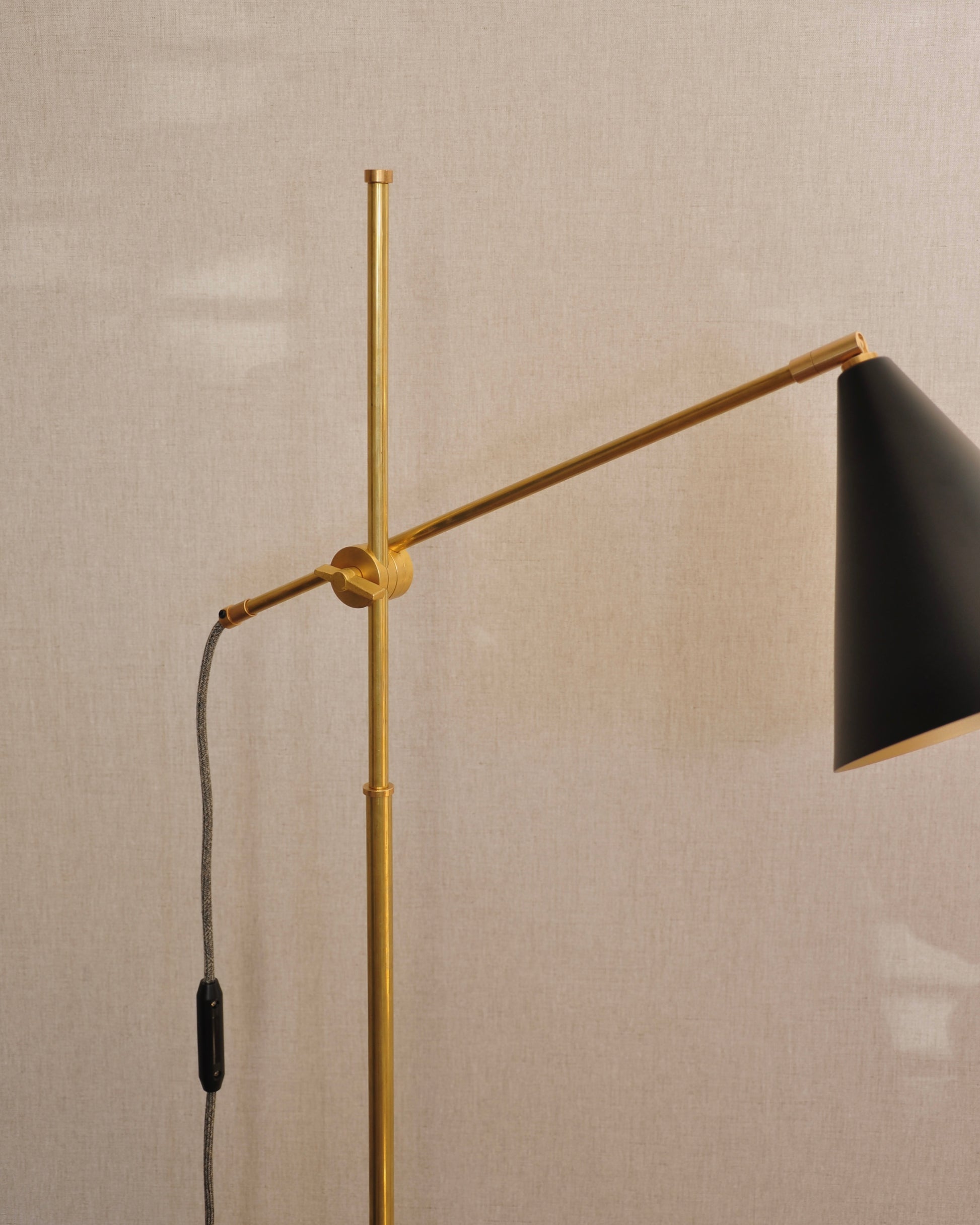 Lampara de pie Roncal