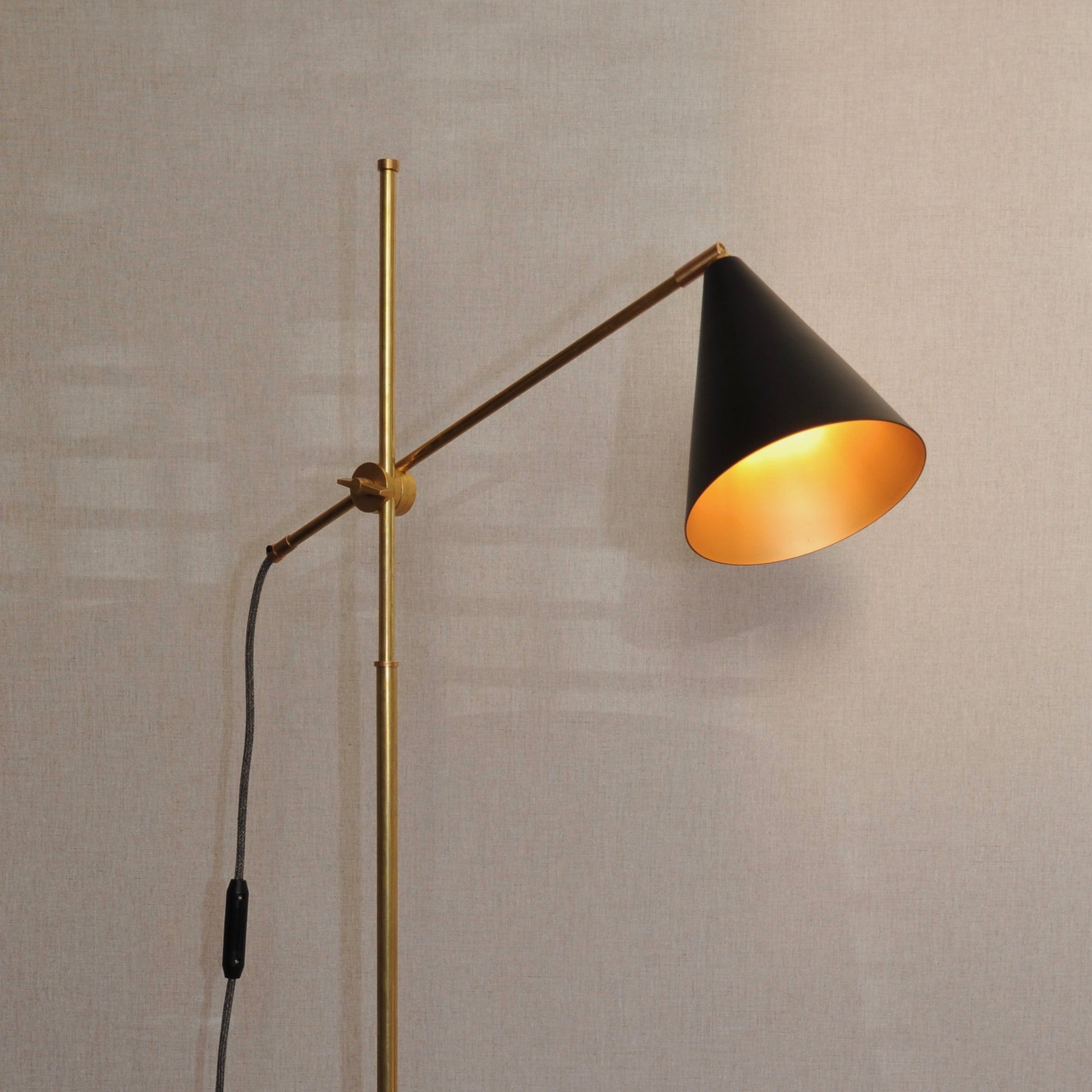 Lampara de pie Roncal