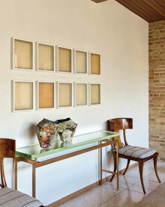 LIBRO - Distinctly Modern Interiors