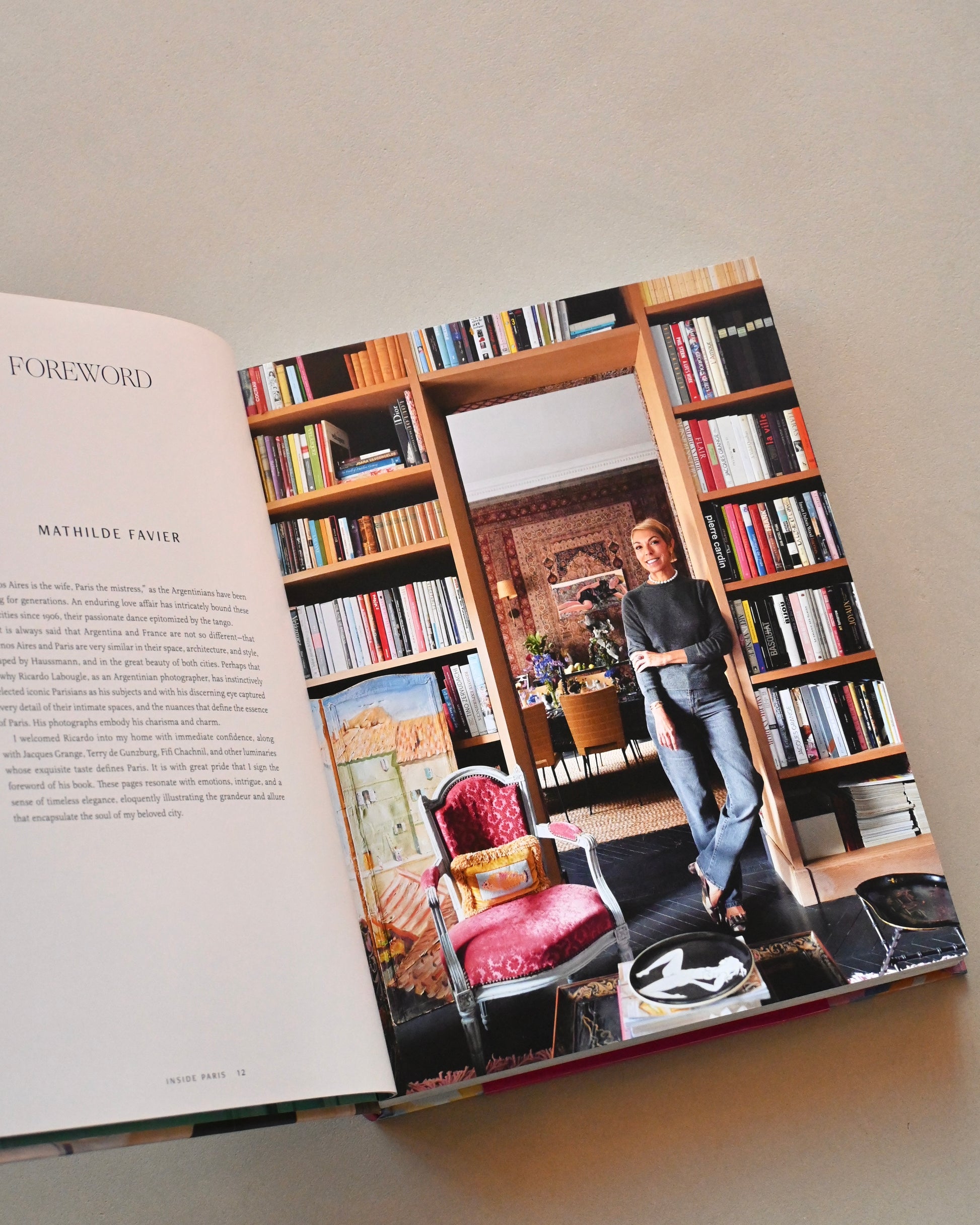 LIBRO - Inside Paris