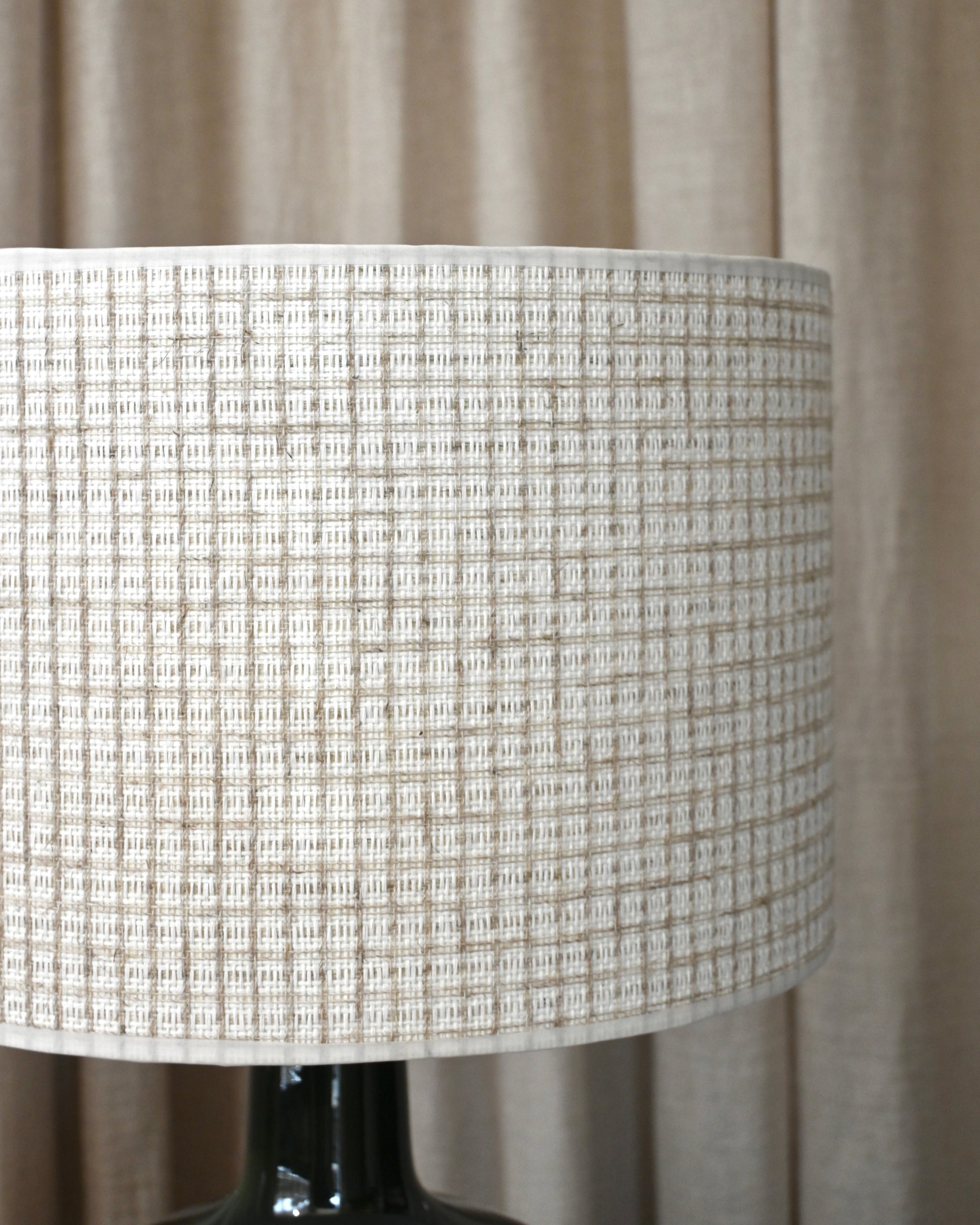 Pantalla de rafia cuadros bicolor