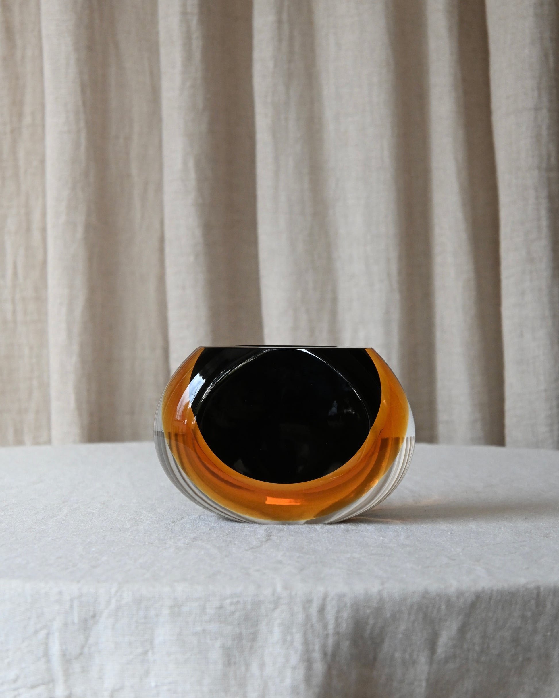 Jarrón Murano 92 negro-ambar