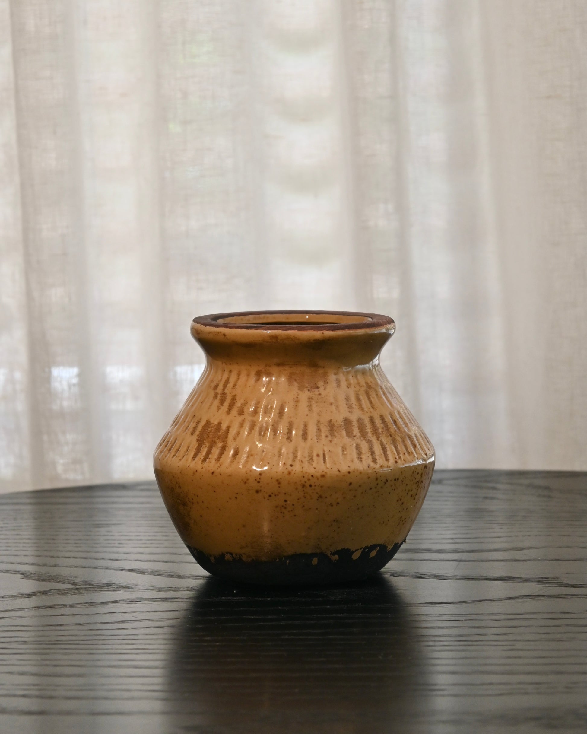 Jarrón mostaza estriado I
