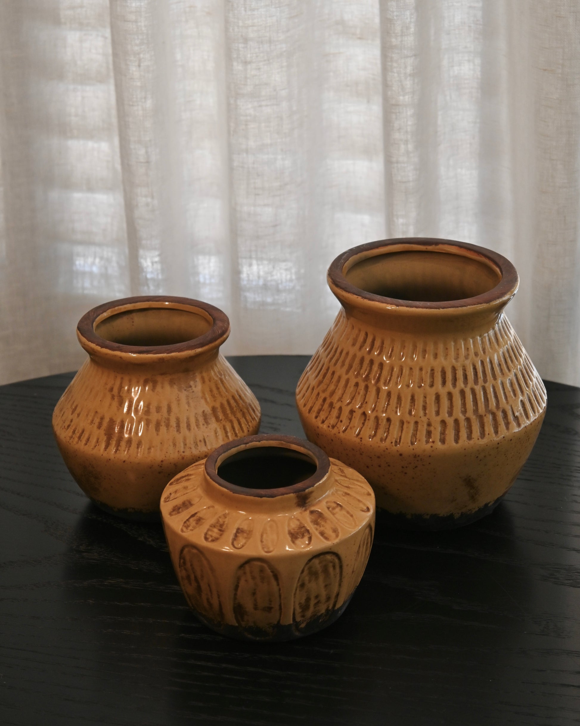 Jarrón mostaza estriado II