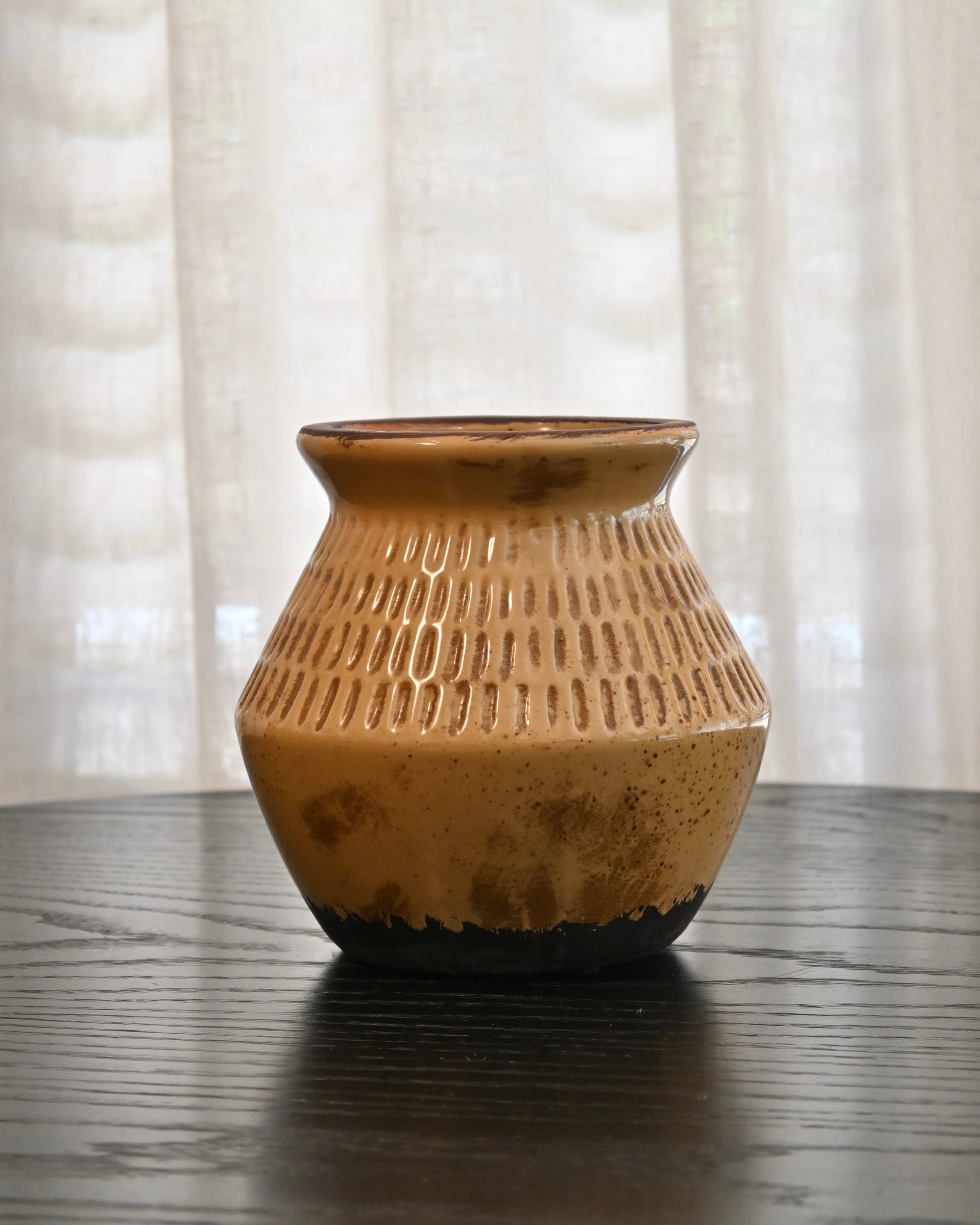 Jarrón mostaza estriado II