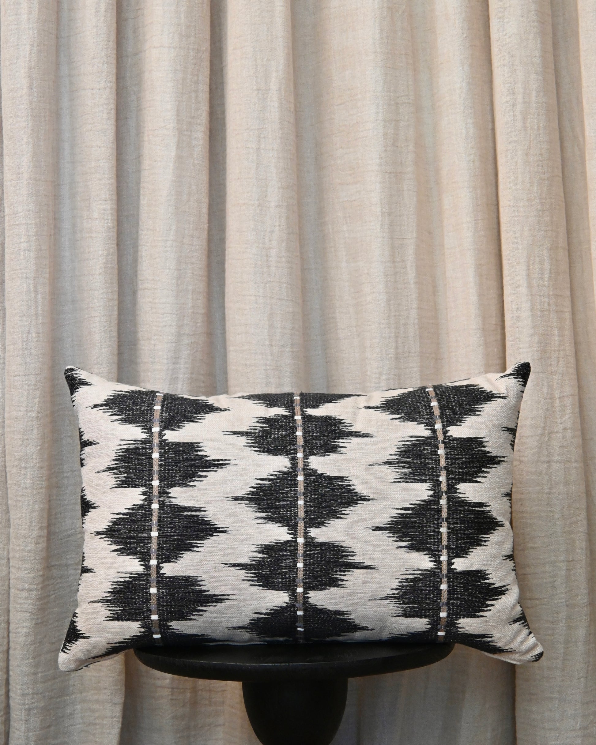 Almohadón Myrthus negro