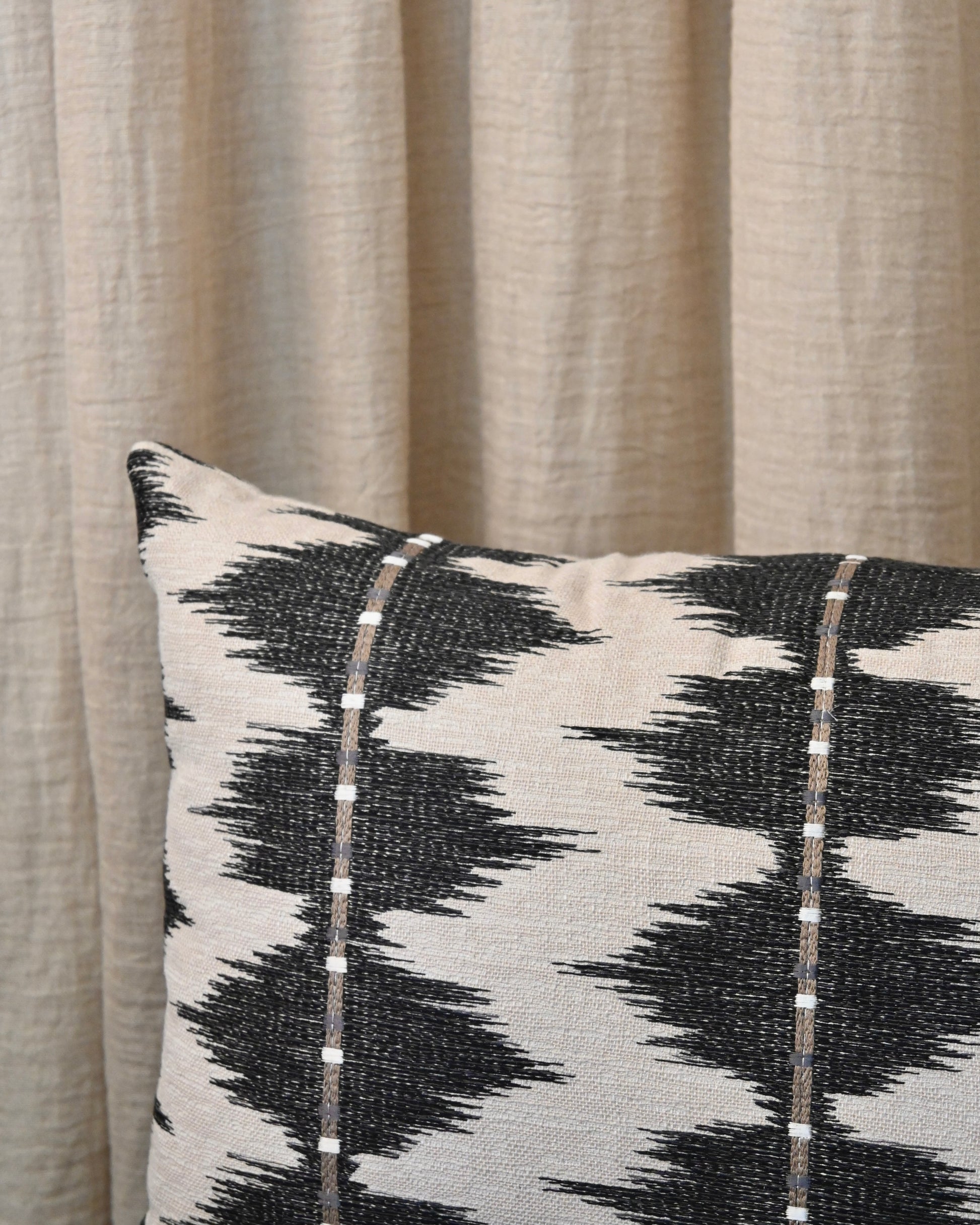 Almohadón Myrthus negro