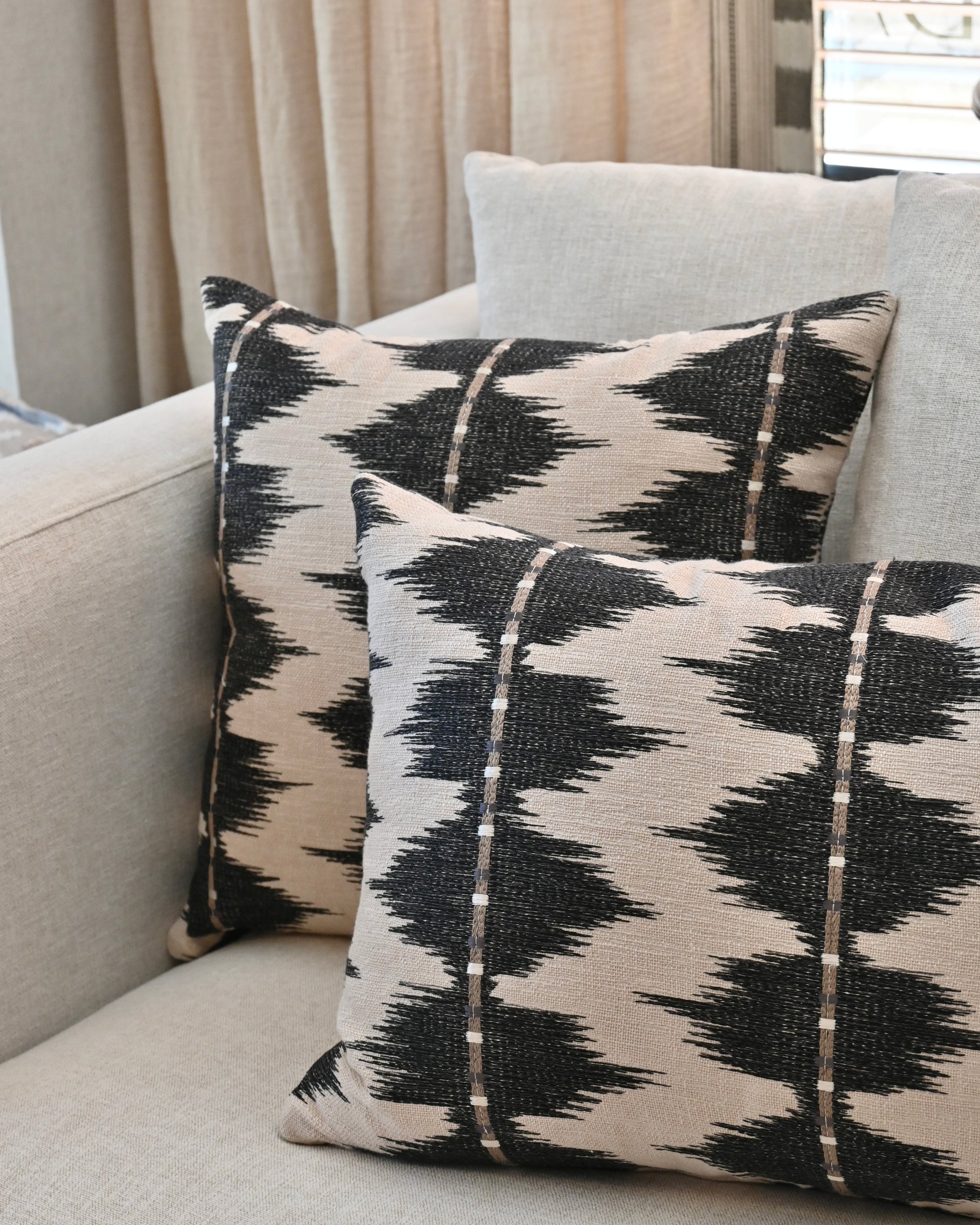 Almohadón Myrthus negro