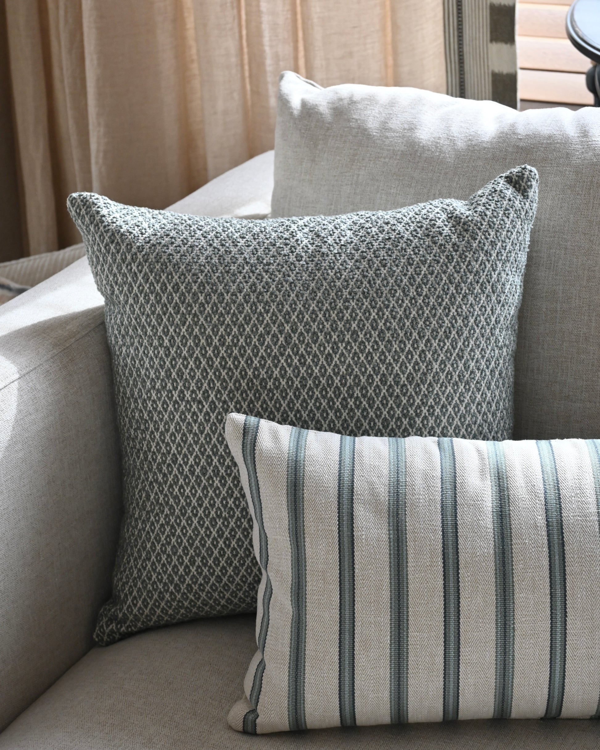 Almohadón rombos azul