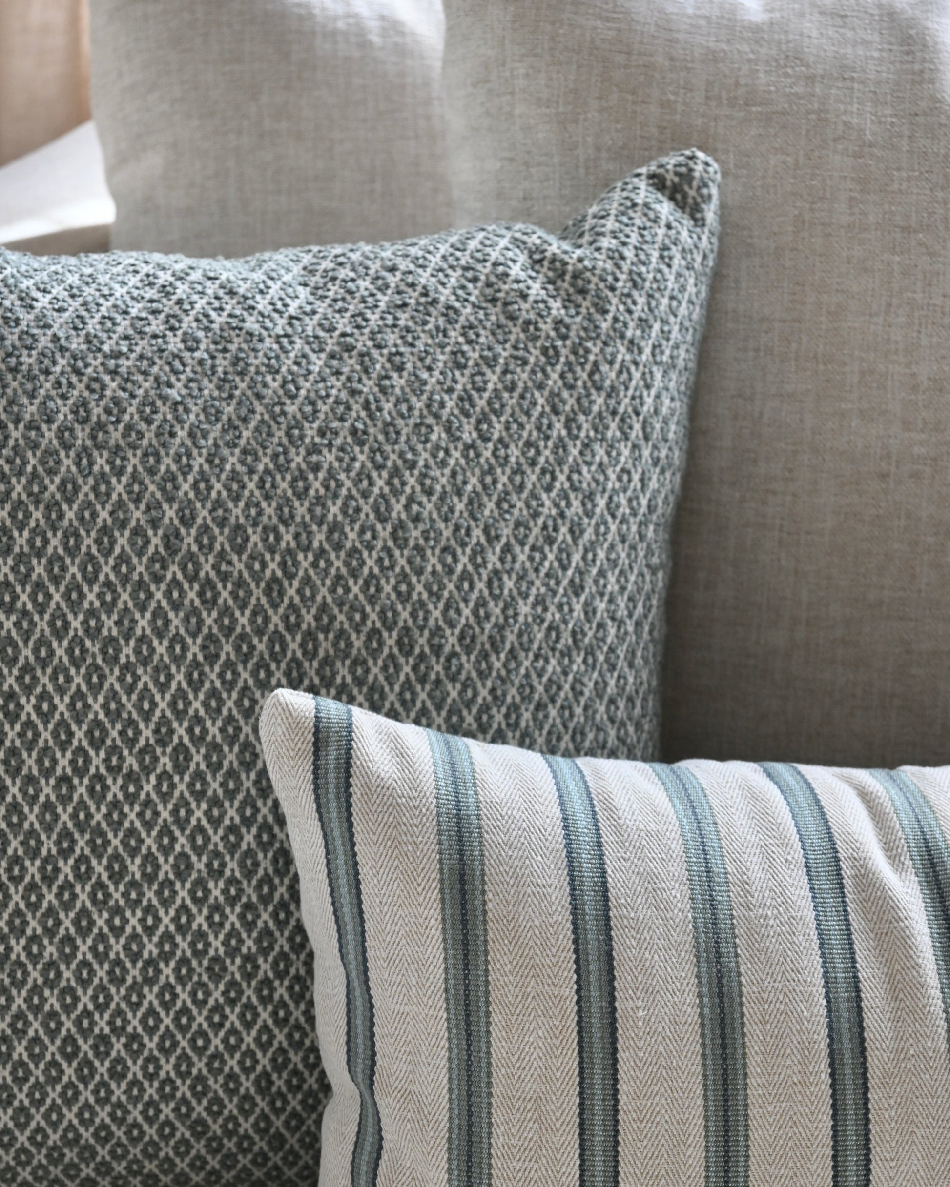 Almohadón rombos azul