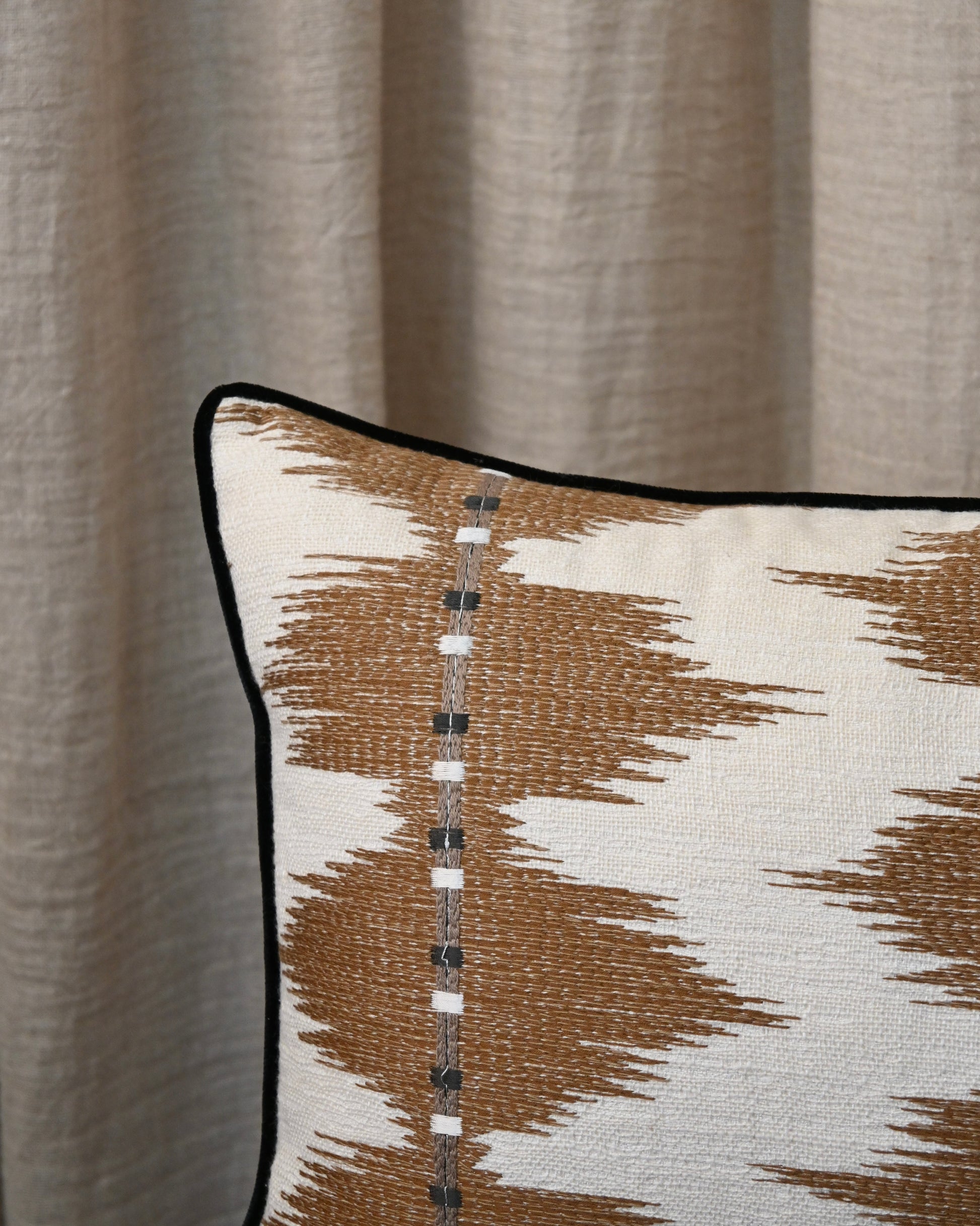 Almohadón Myrthus caramelo