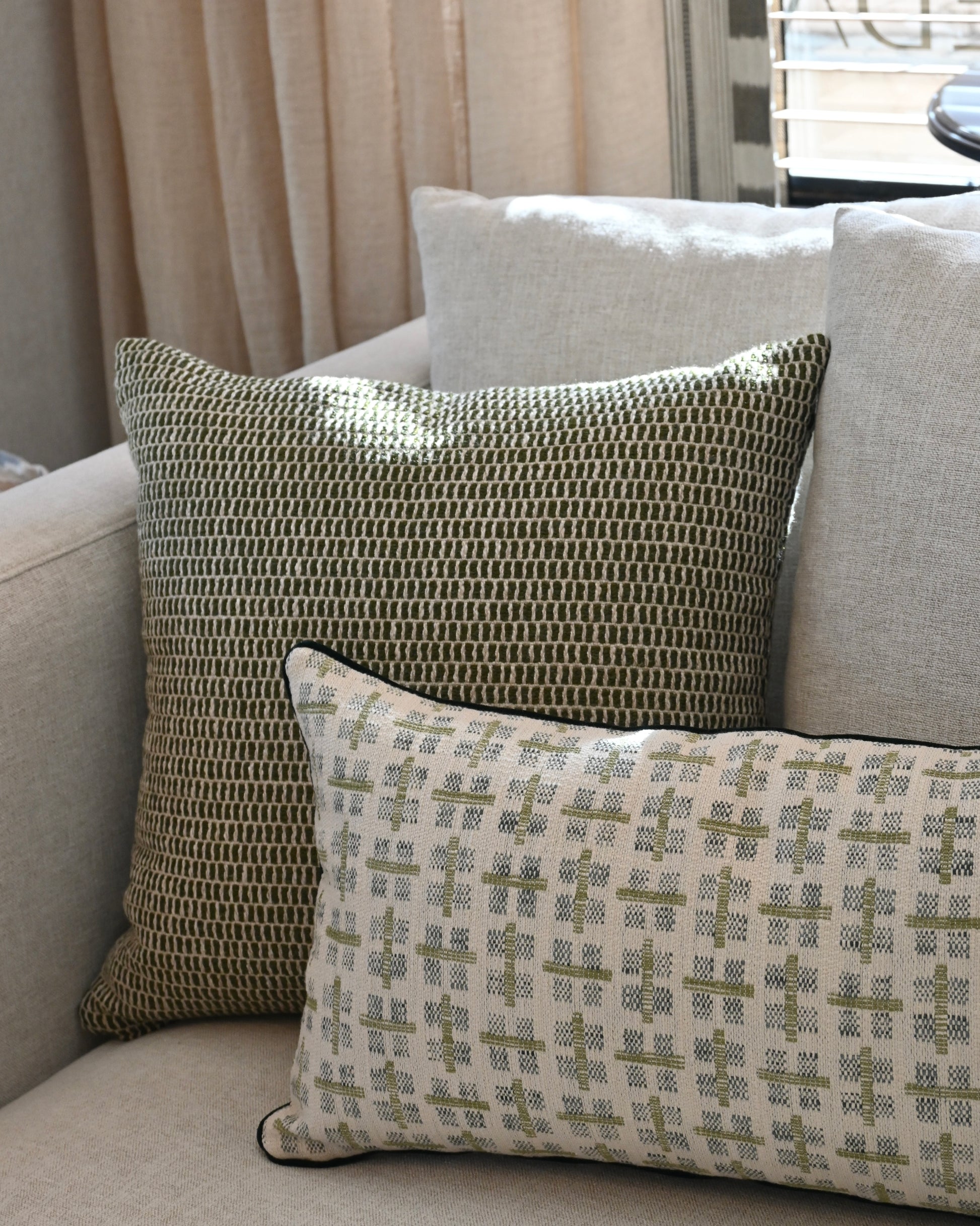 Almohadón geometrico bitono