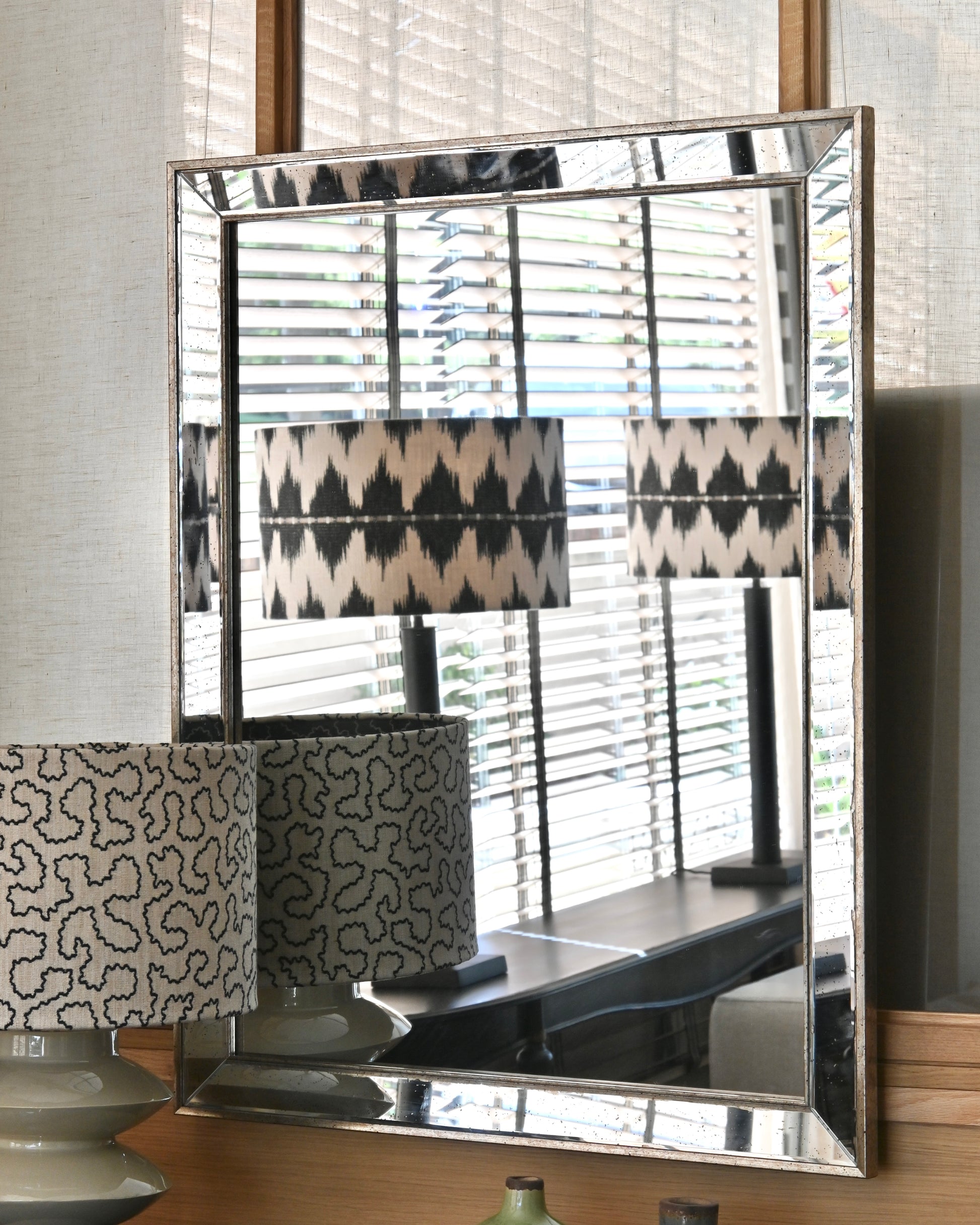 Espejo rectangular con marco en plata vieja