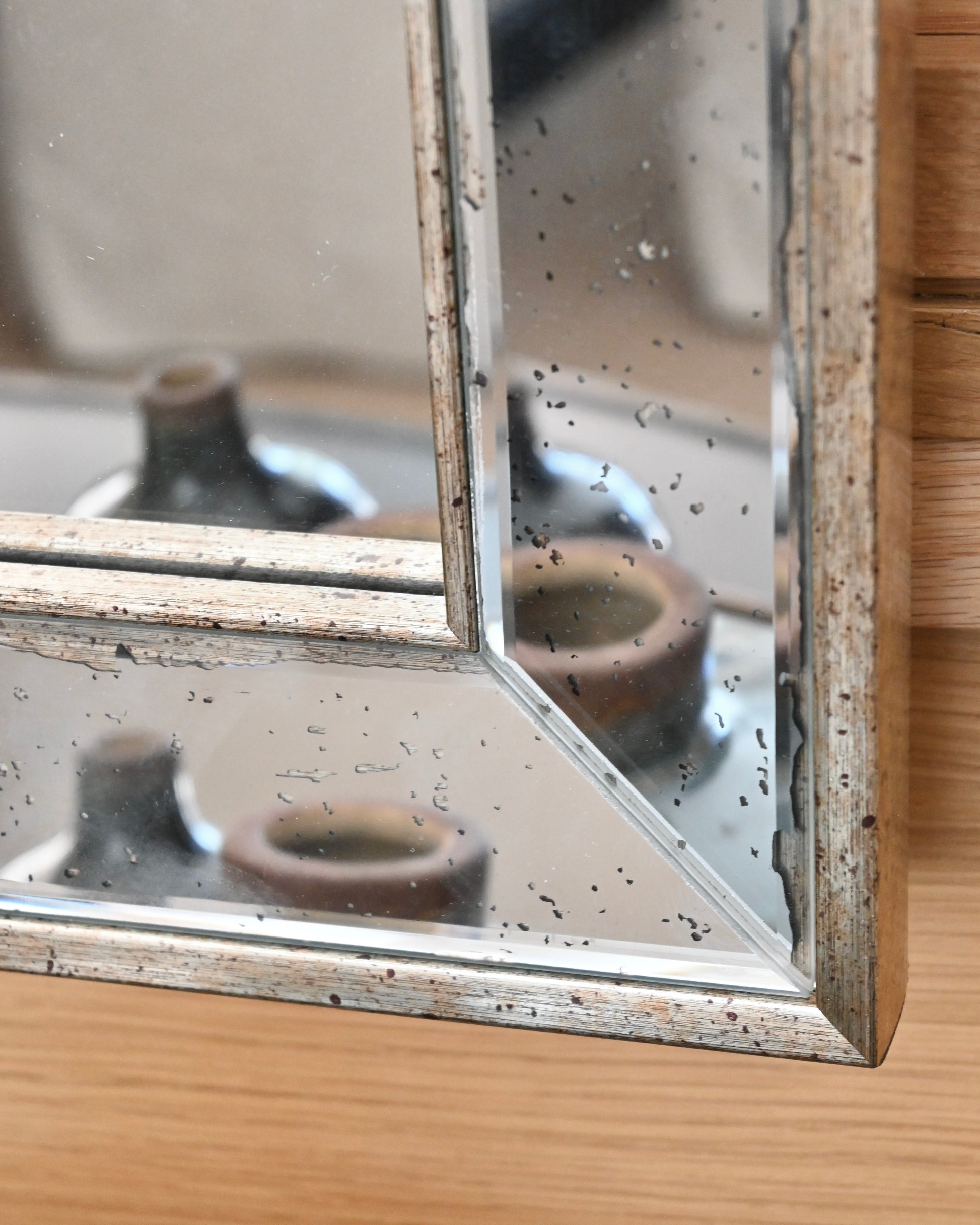 Espejo rectangular con marco en plata vieja