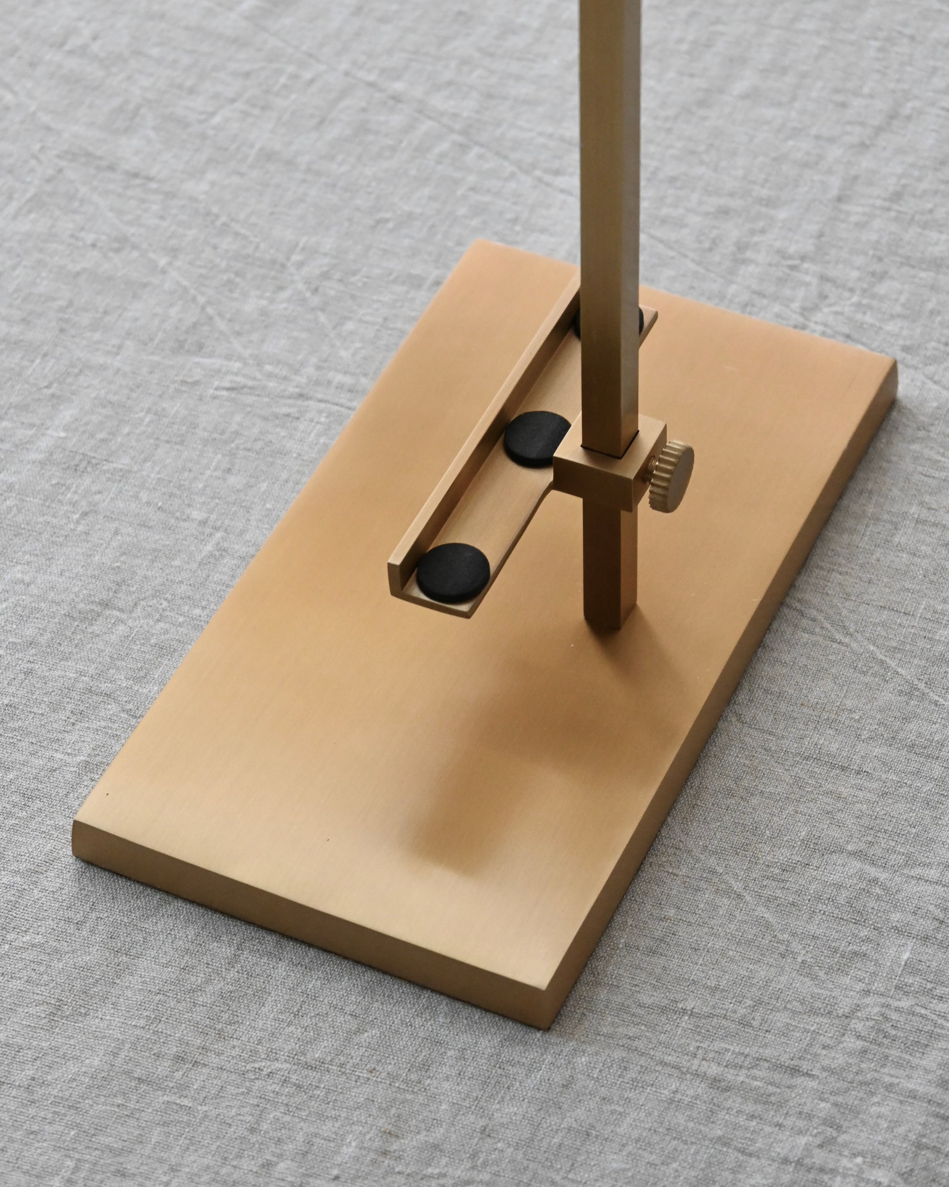 Portacuadros de latón dorado