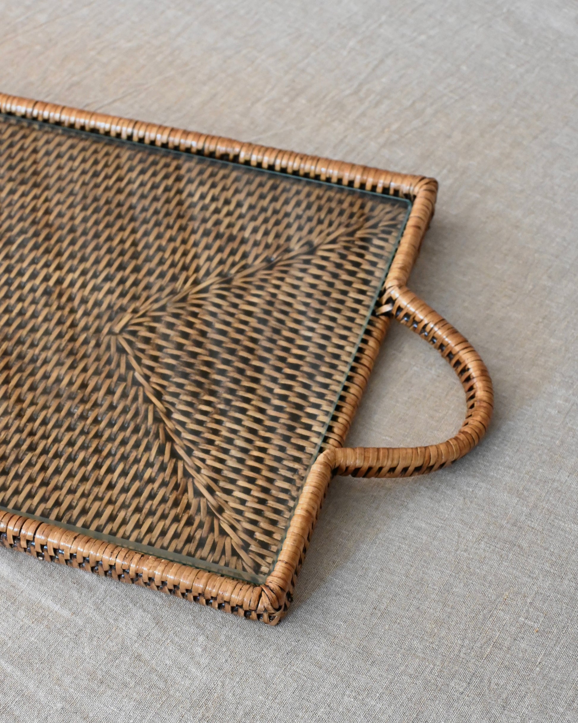 Bandeja de ratán Kora rectangular