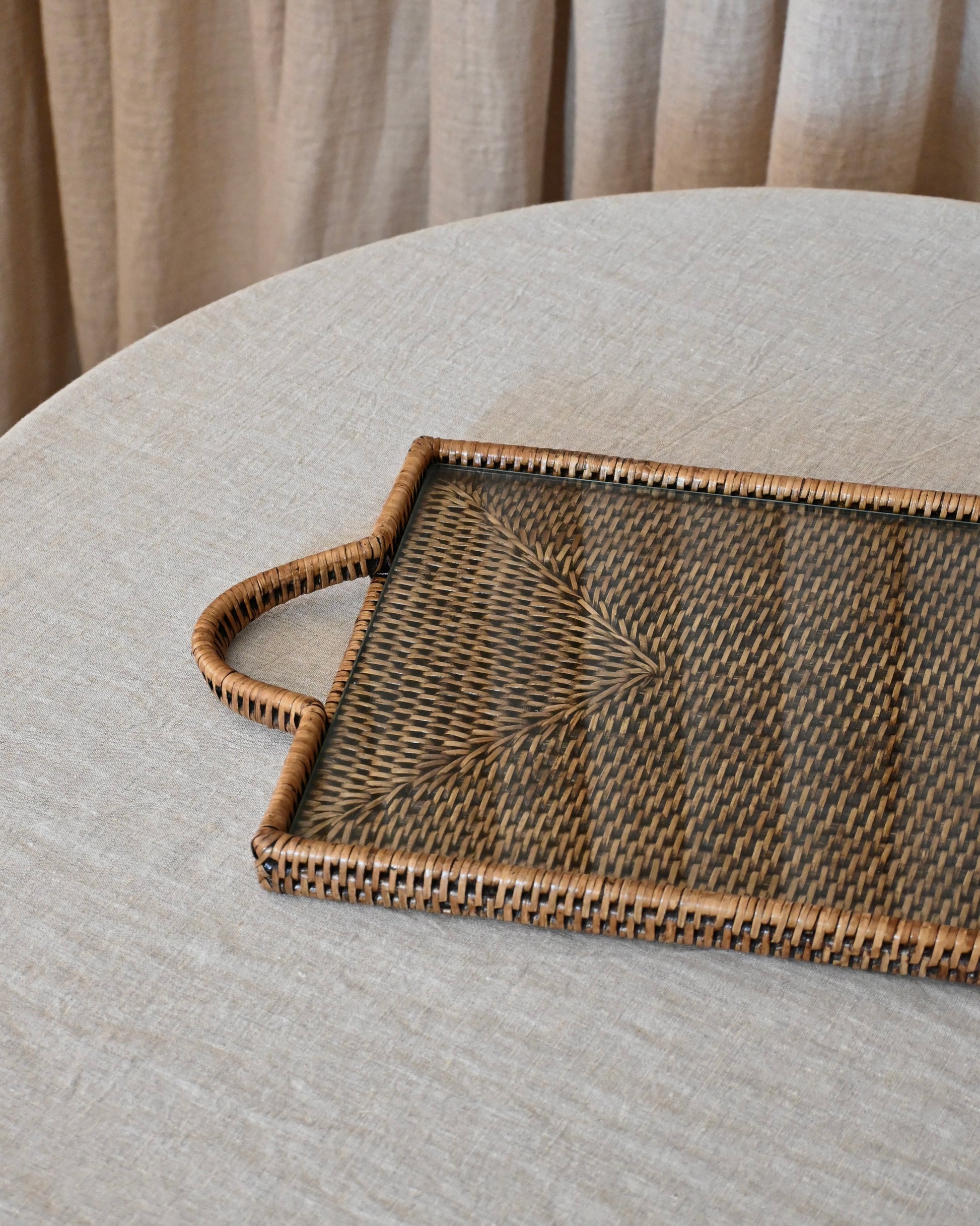 Bandeja de ratán Kora rectangular