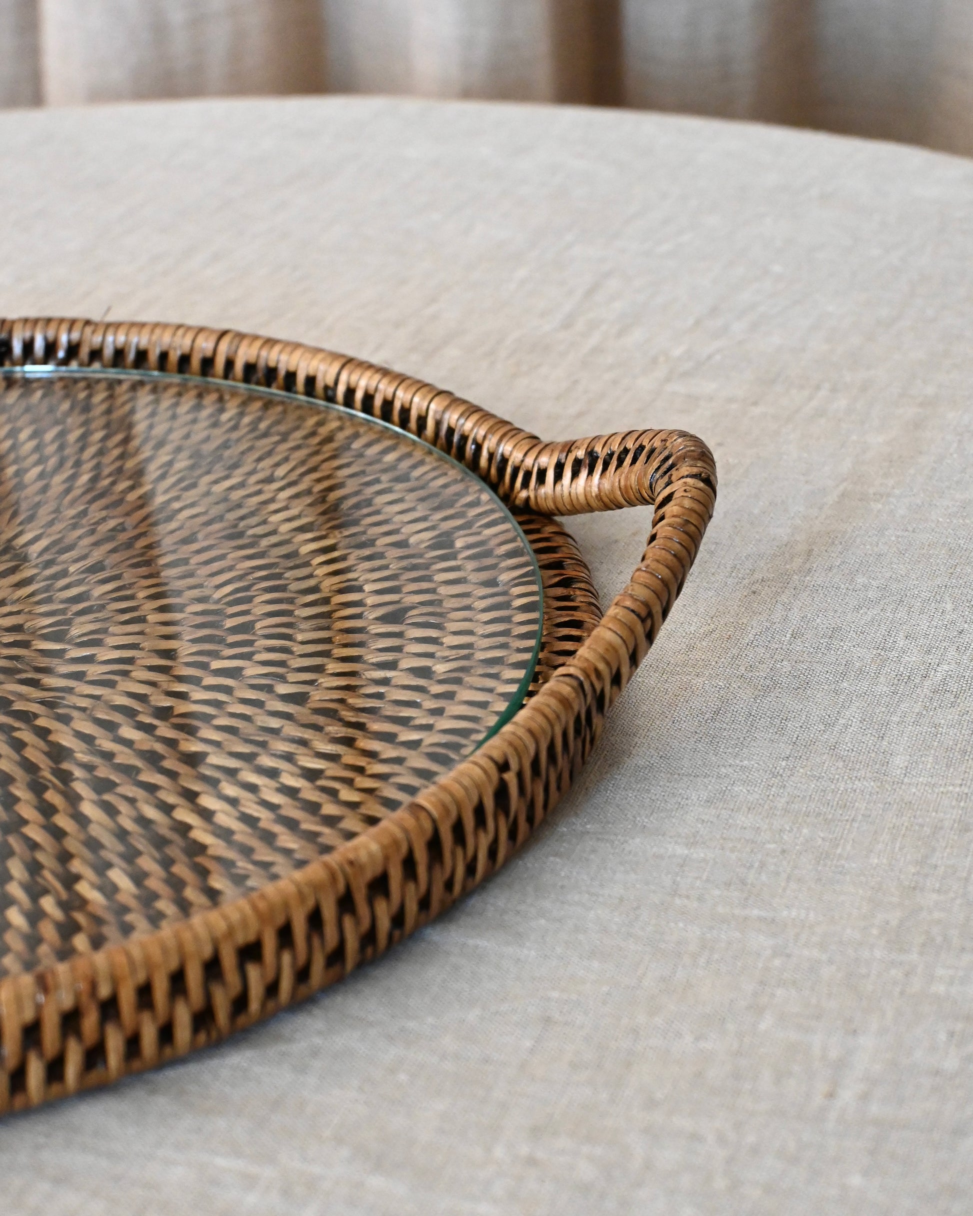 Bandeja de ratán Kora redonda