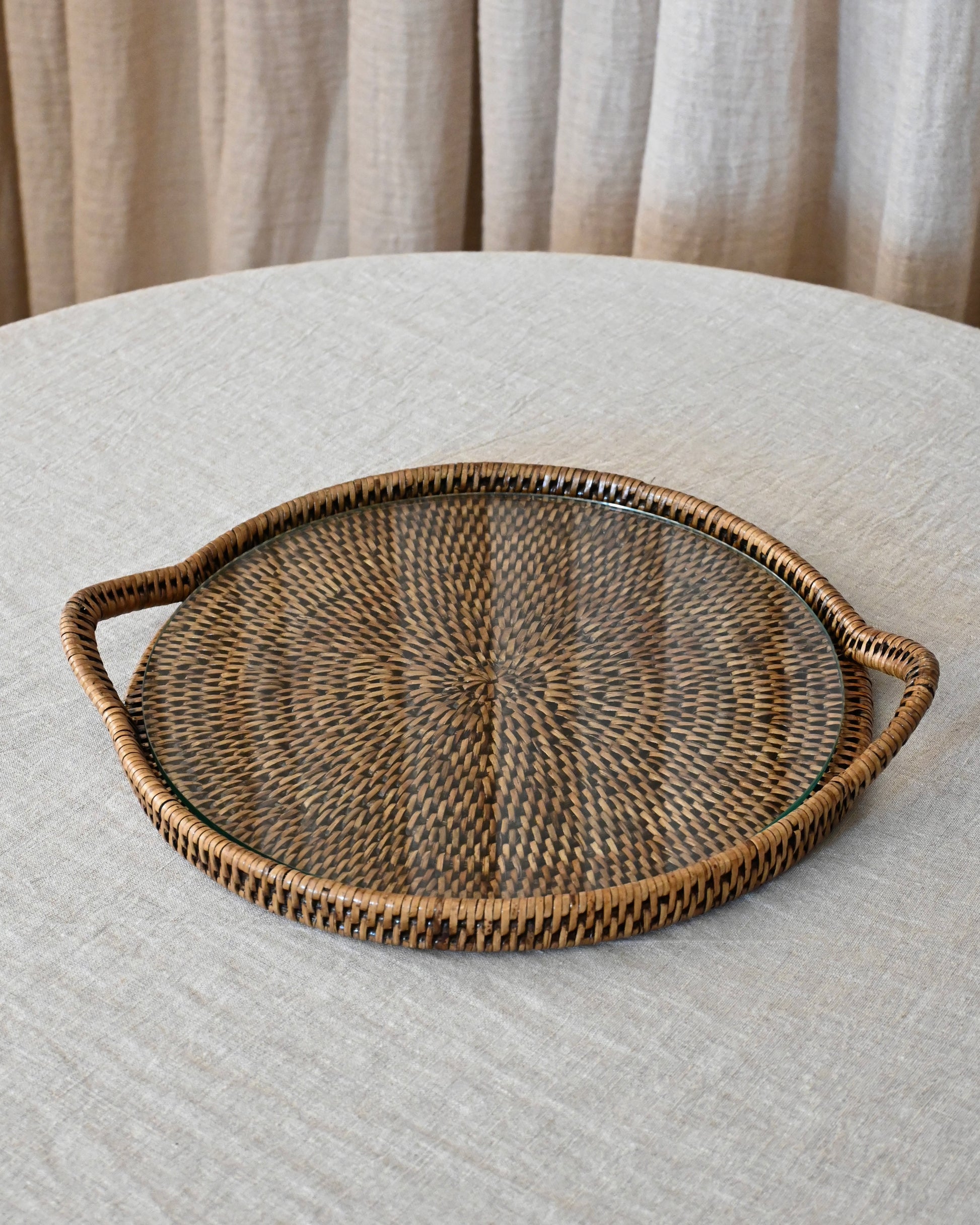 Bandeja de ratán Kora redonda