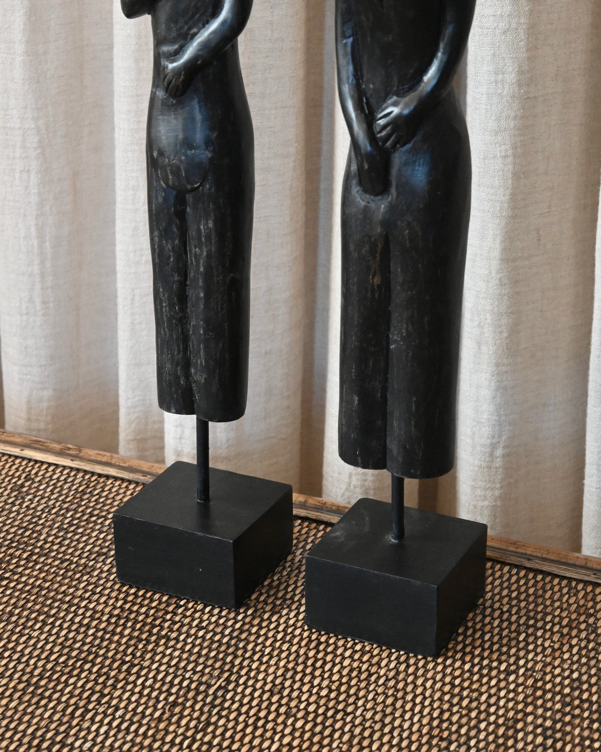Pareja de esculturas Raíz