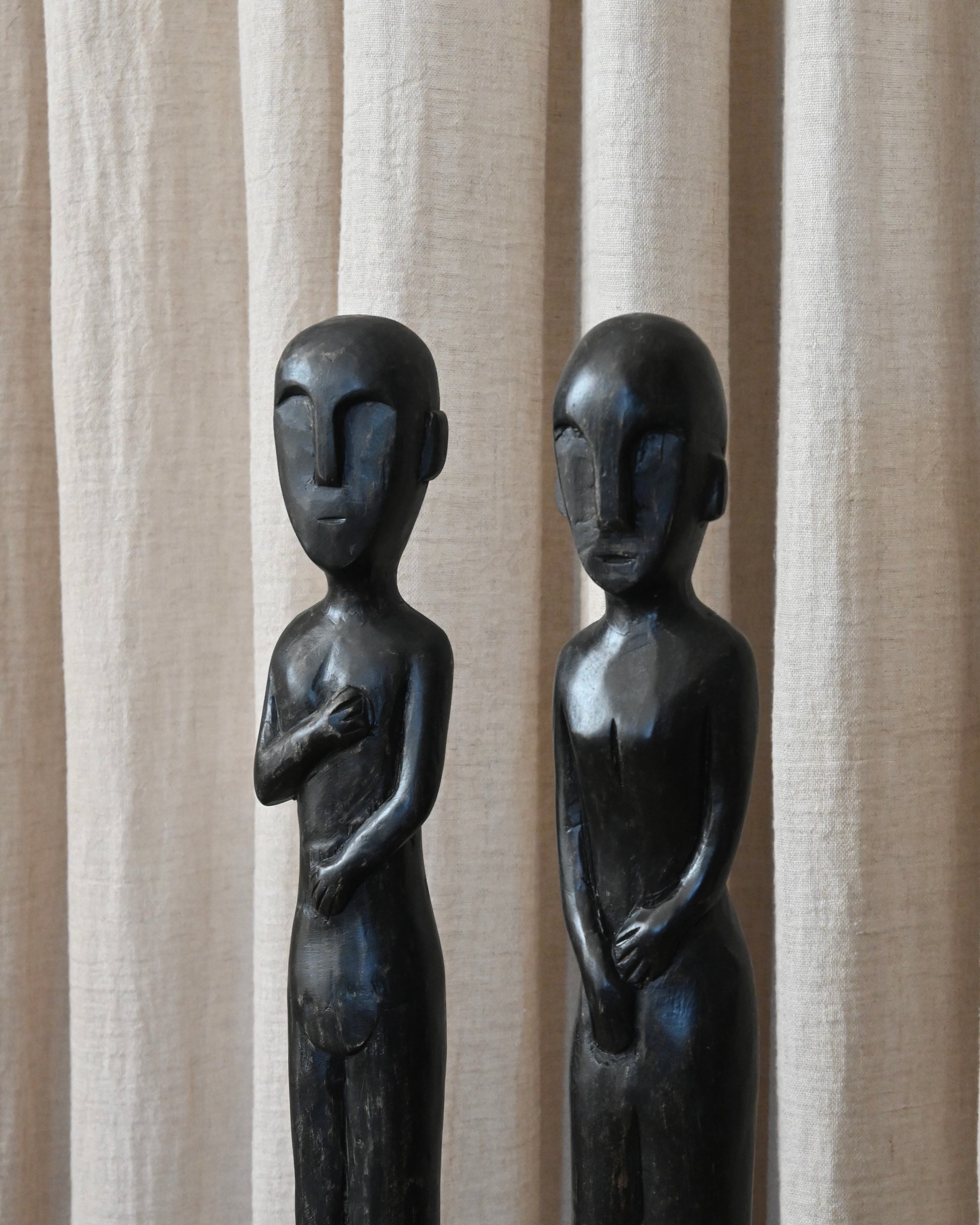 Pareja de esculturas Raíz