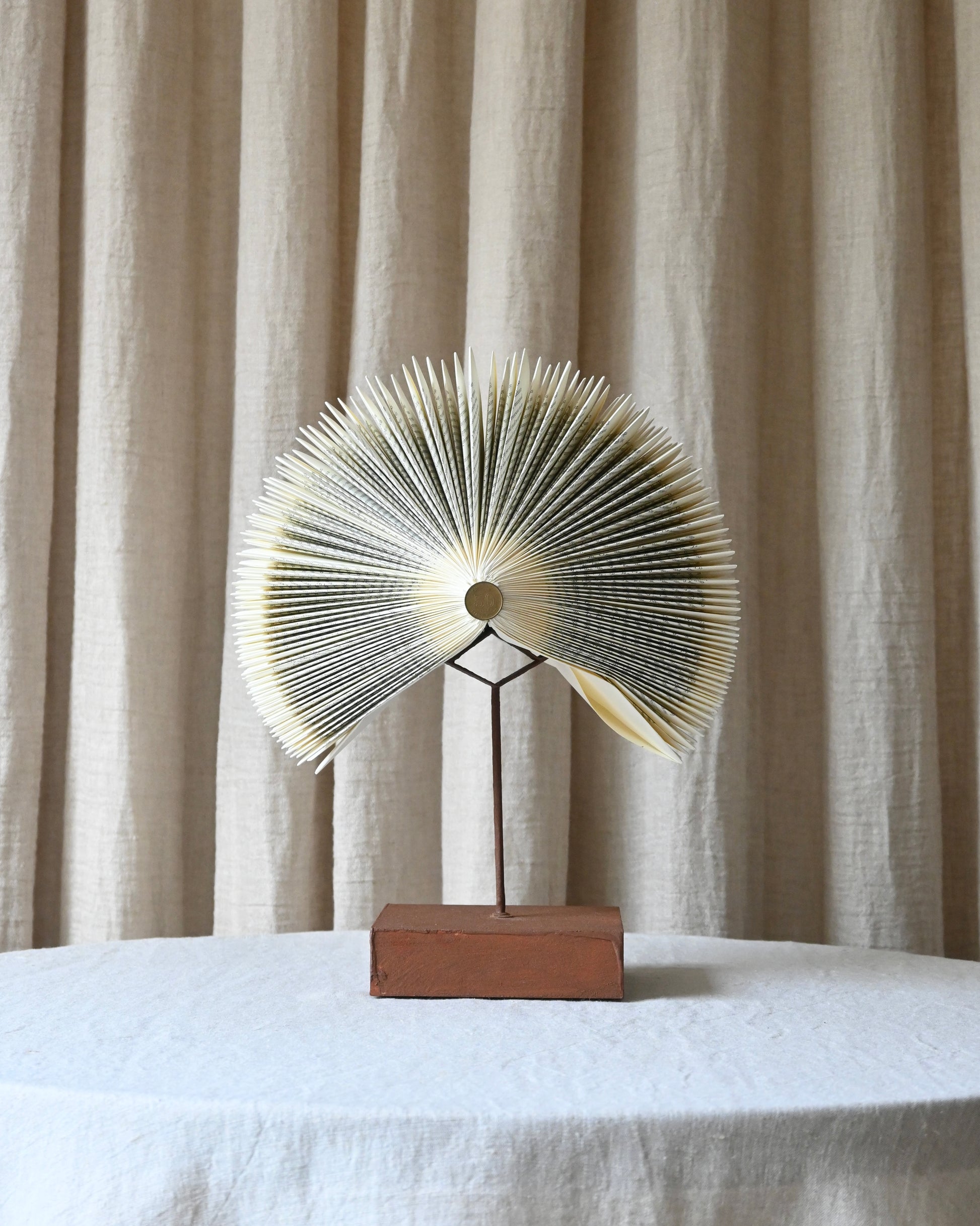 Escultura Libro